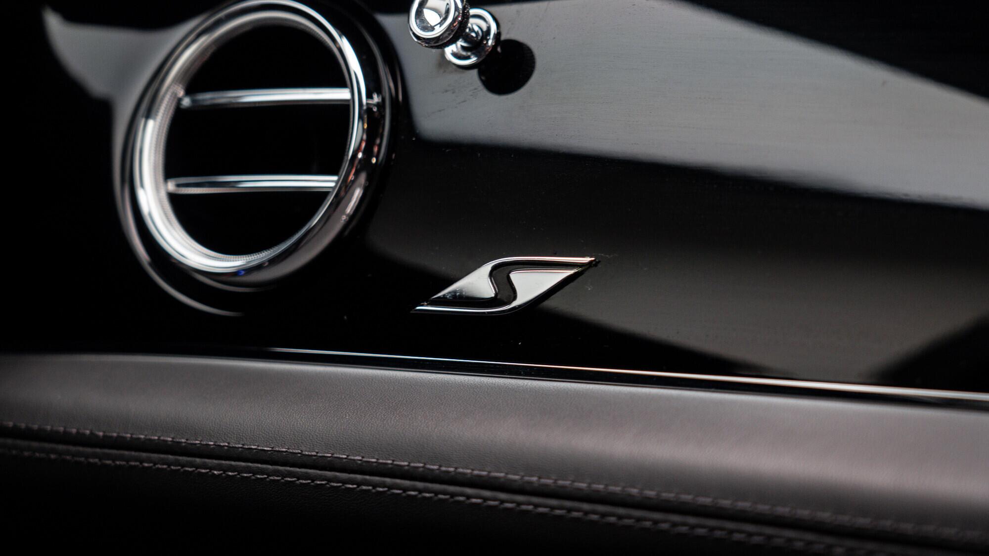 Bentley Bentayga view 49
