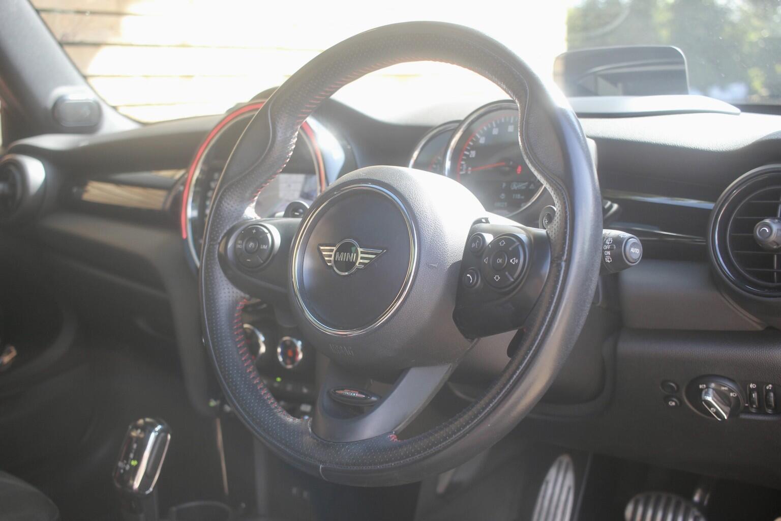 Mini Hatch view 23