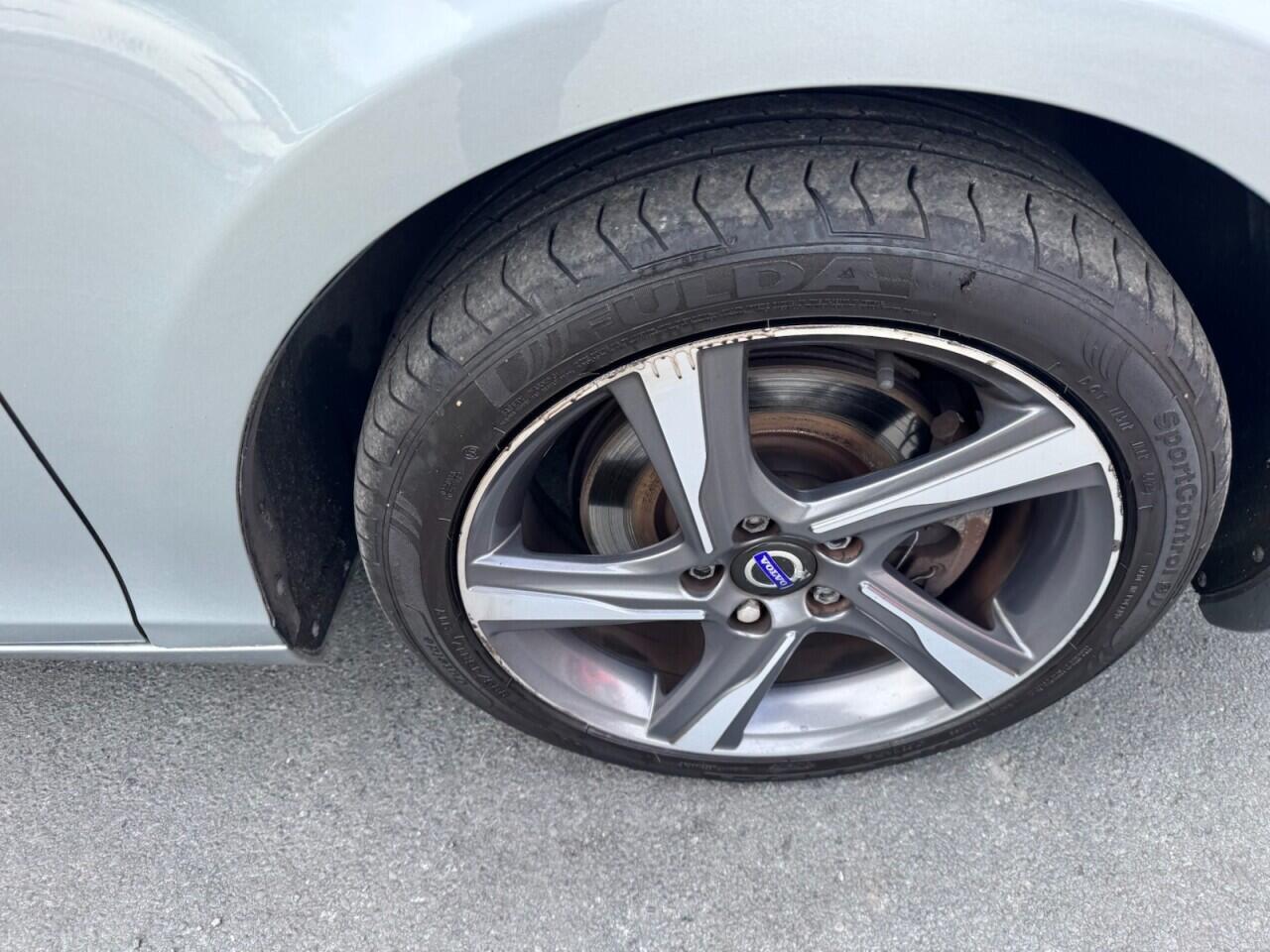 Volvo V40 view 33