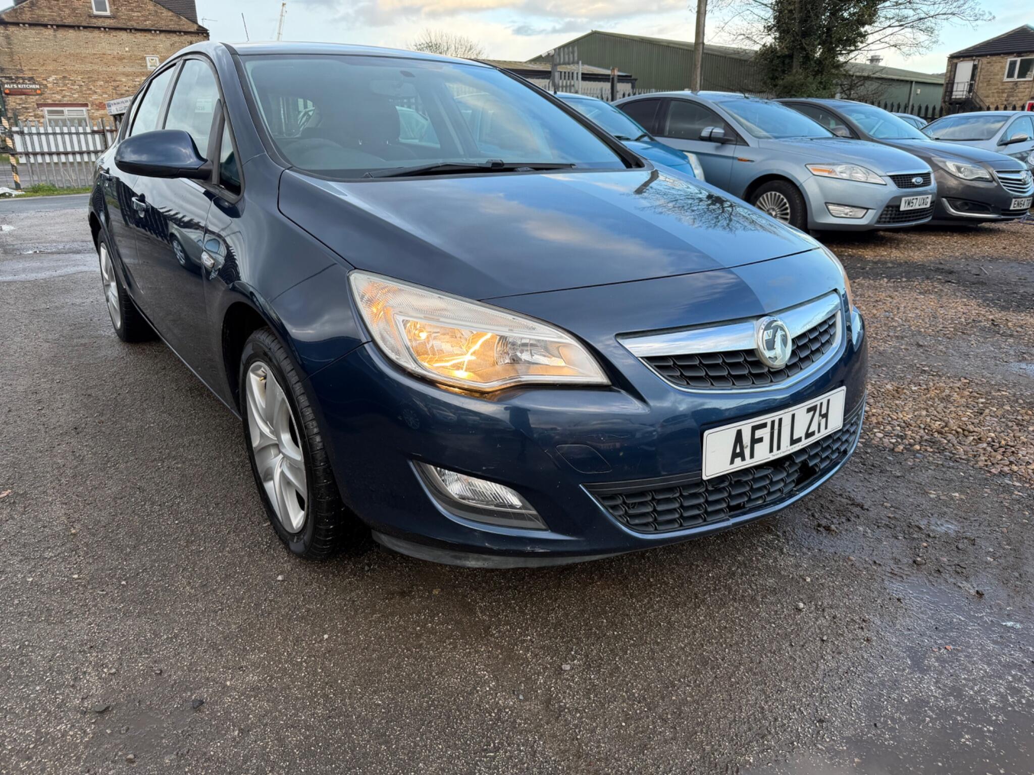 2011 Vauxhall Astra 1.4 16v Exclusiv Euro 5 5dr • 119,450 miles