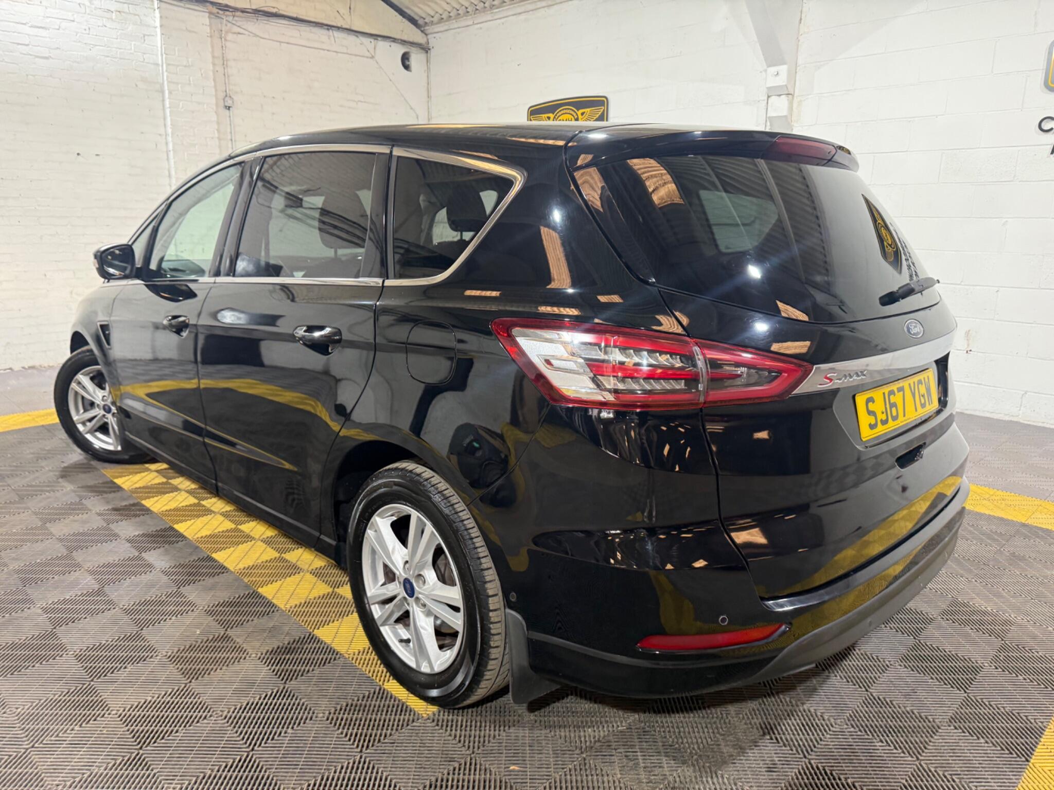 Ford S-Max view 7
