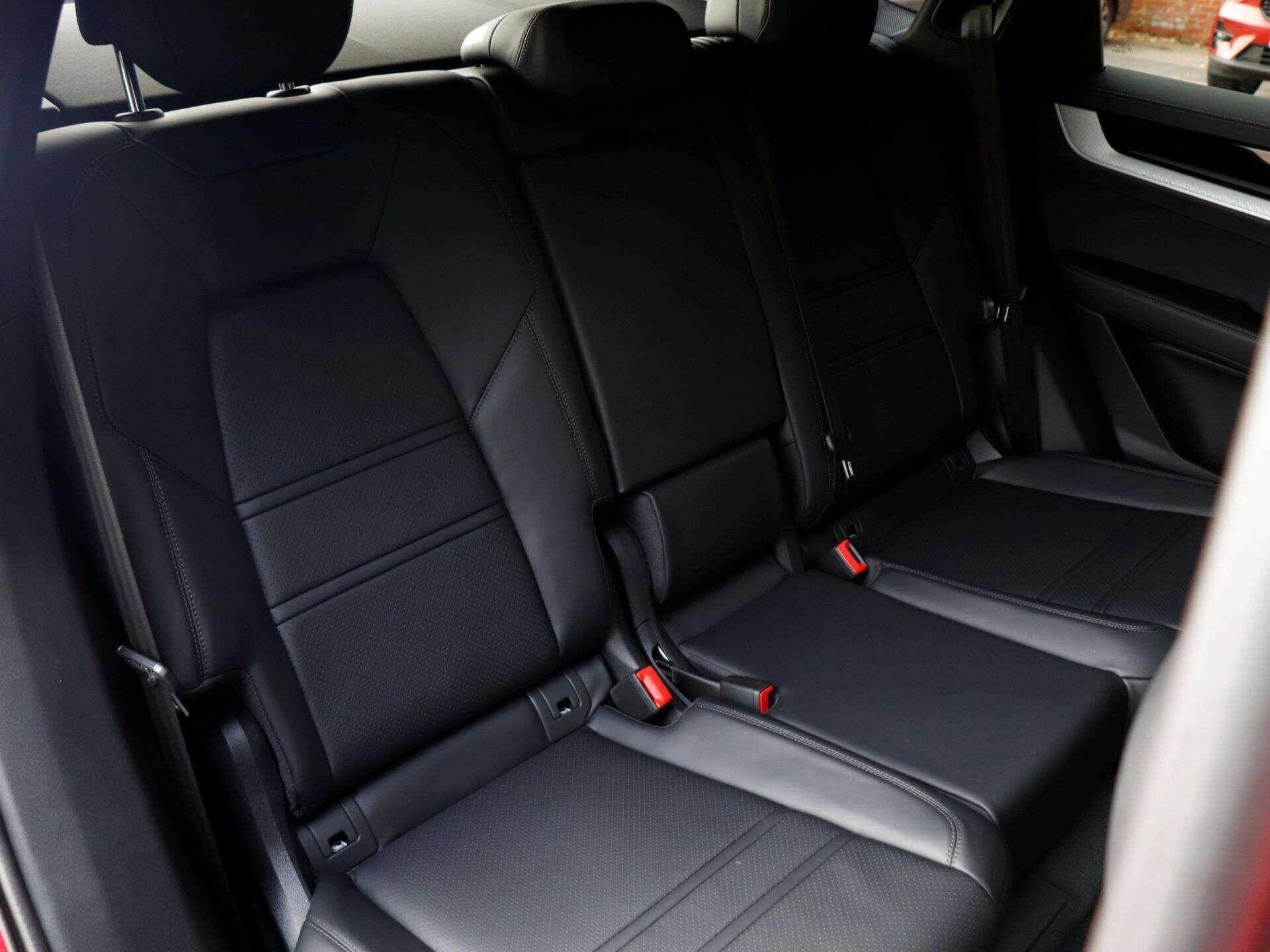 Porsche Cayenne view 25