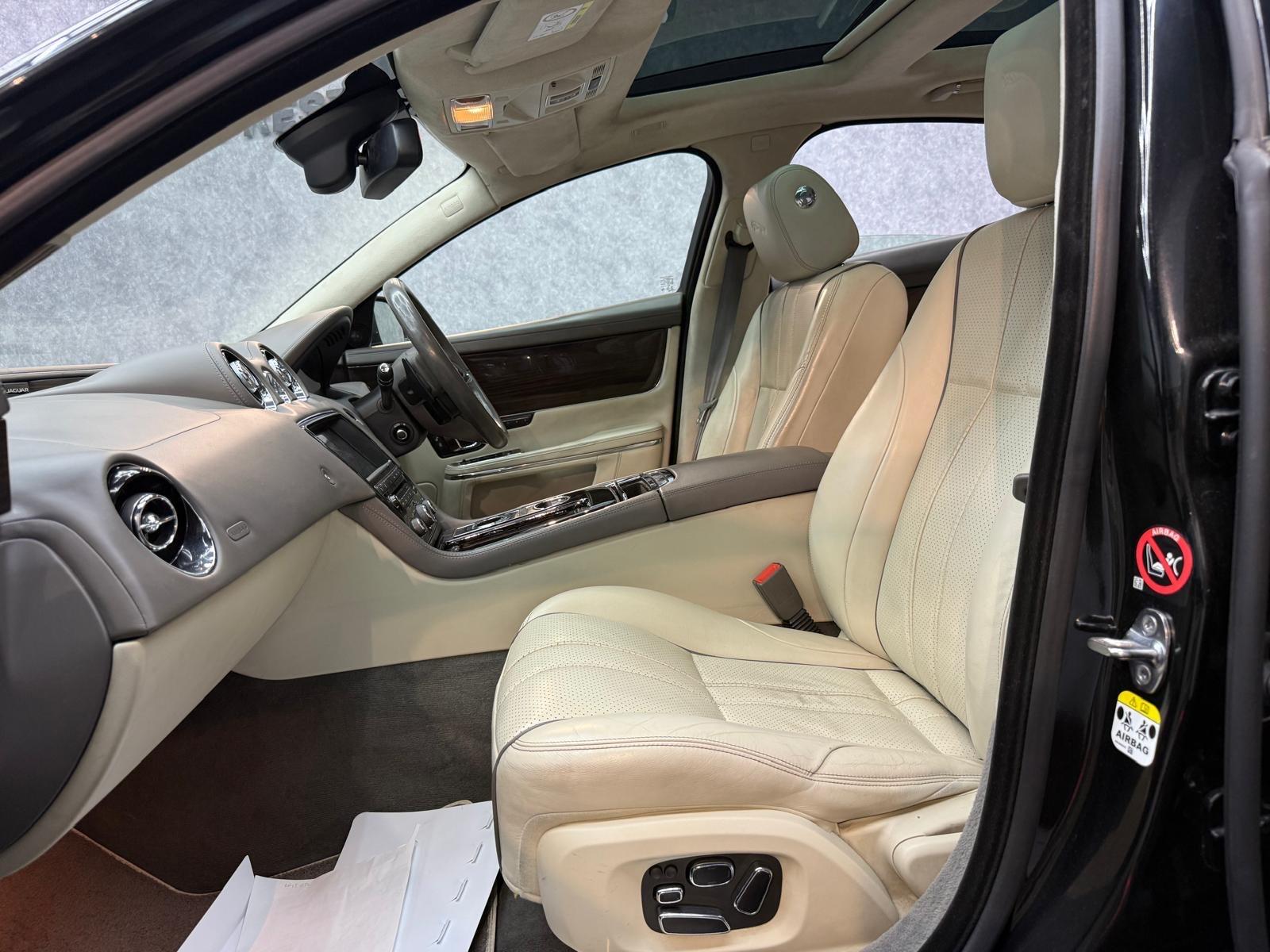 Jaguar XJ view 7