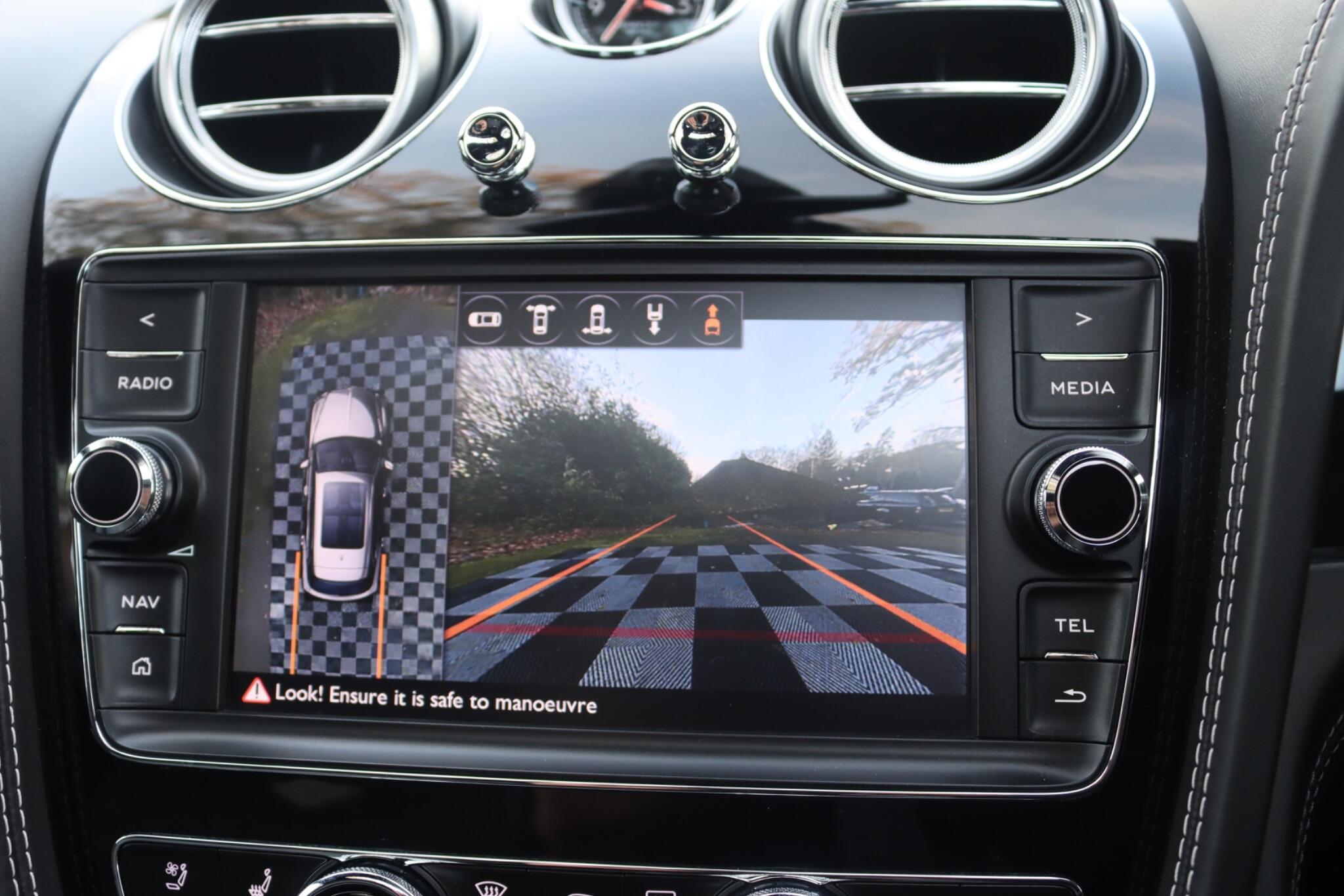 Bentley Bentayga view 76