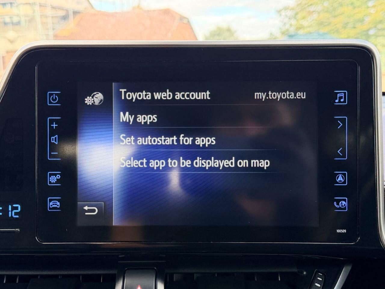 Toyota C-HR view 47