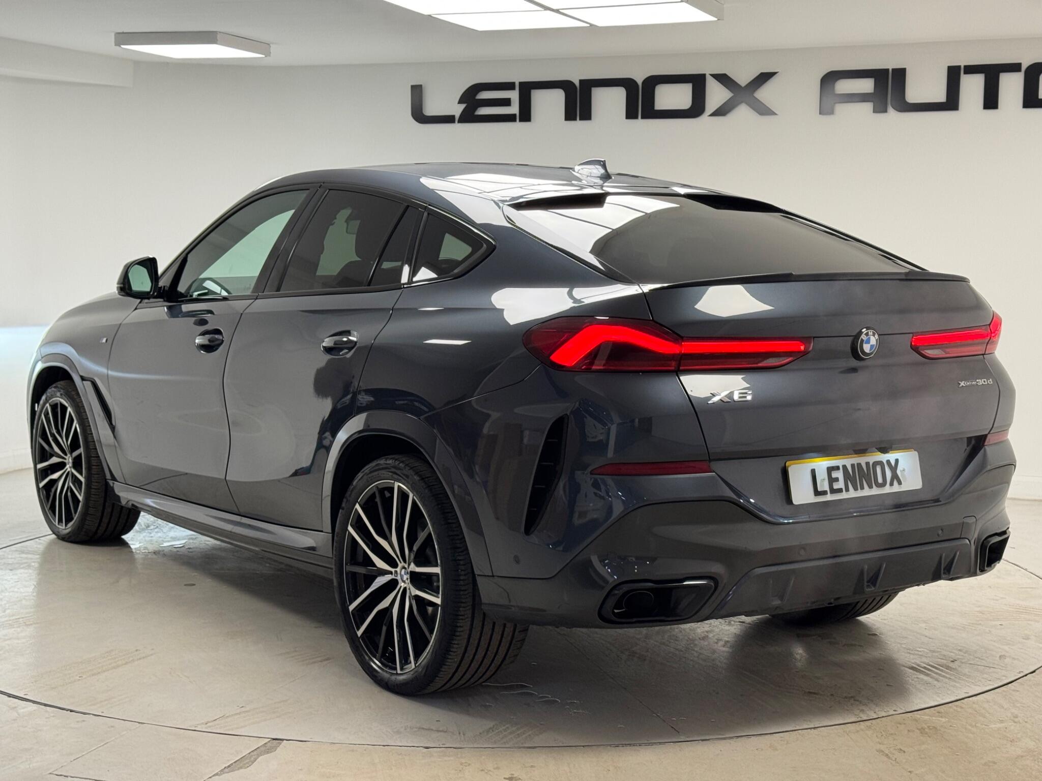 BMW X6 view 4