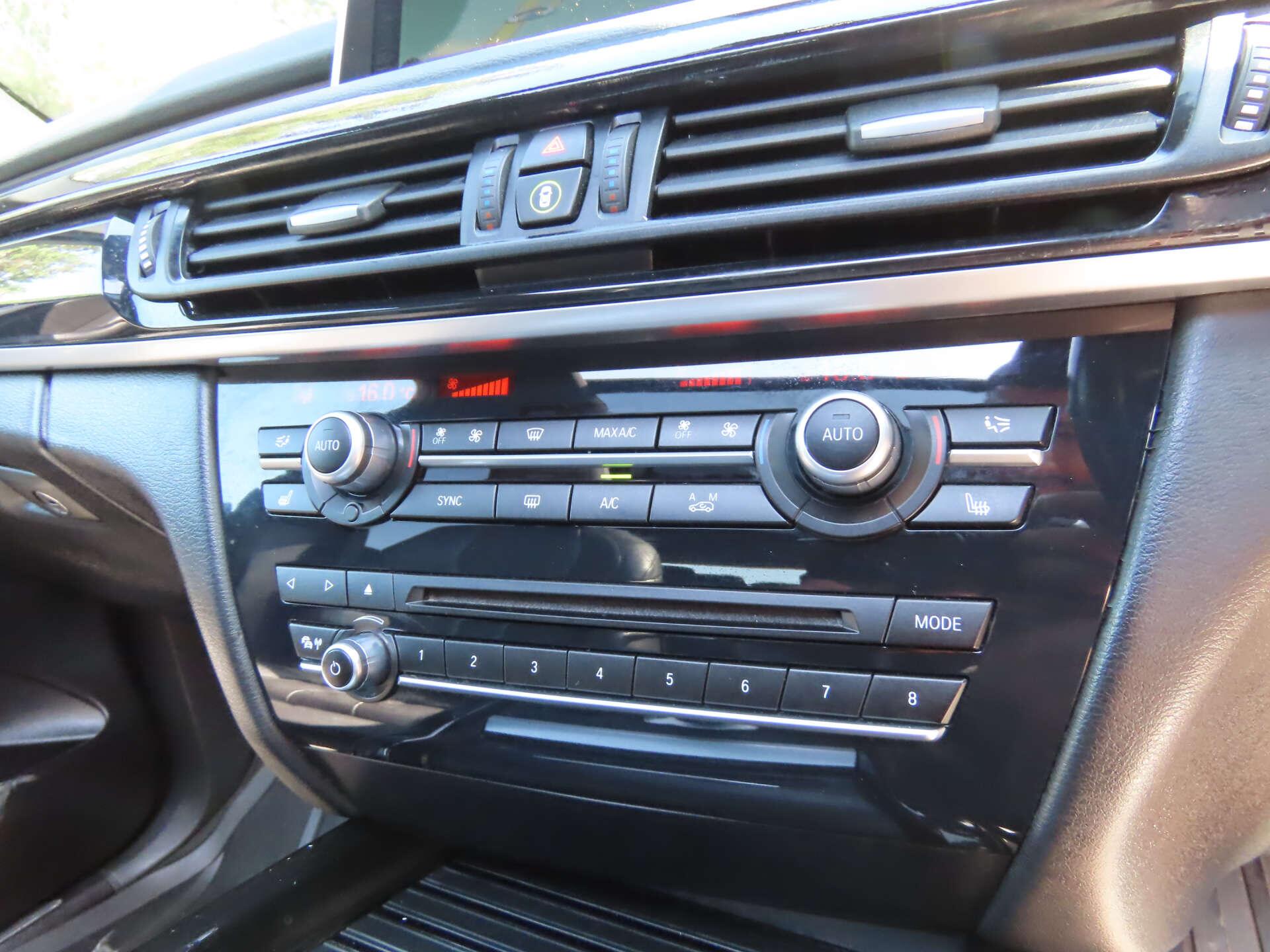 BMW X5 view 15