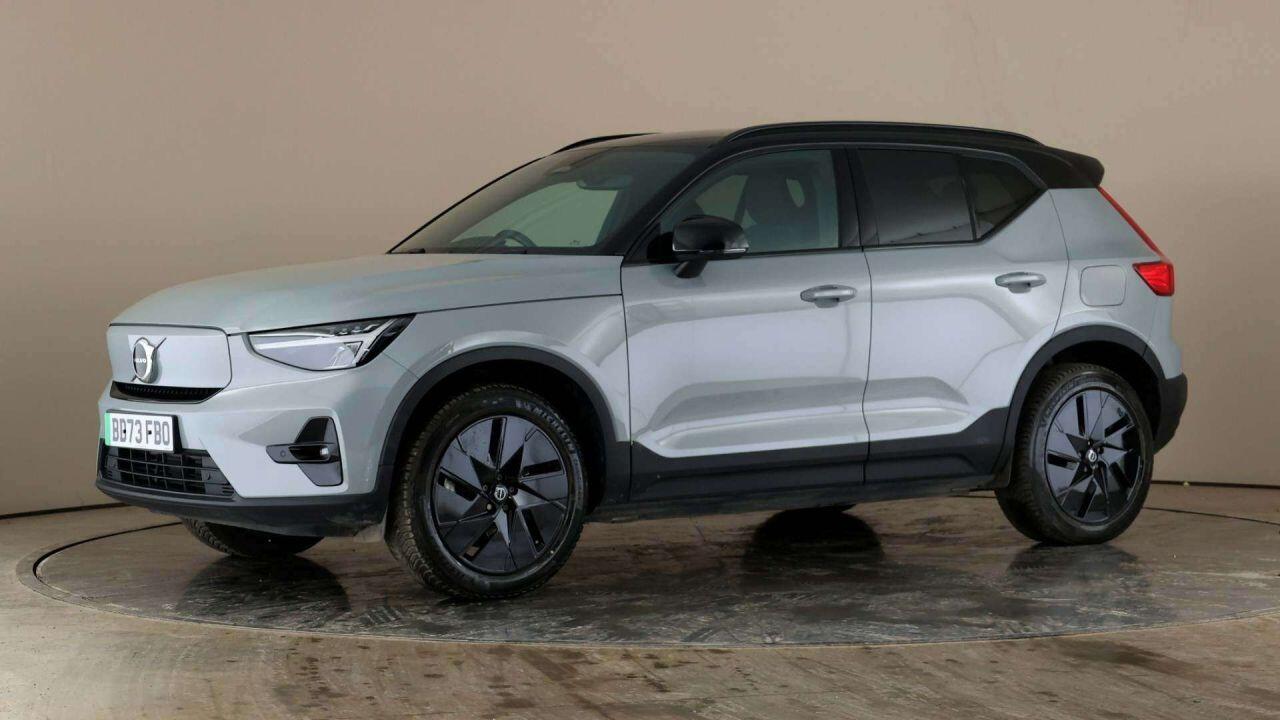 Volvo XC40 view 2