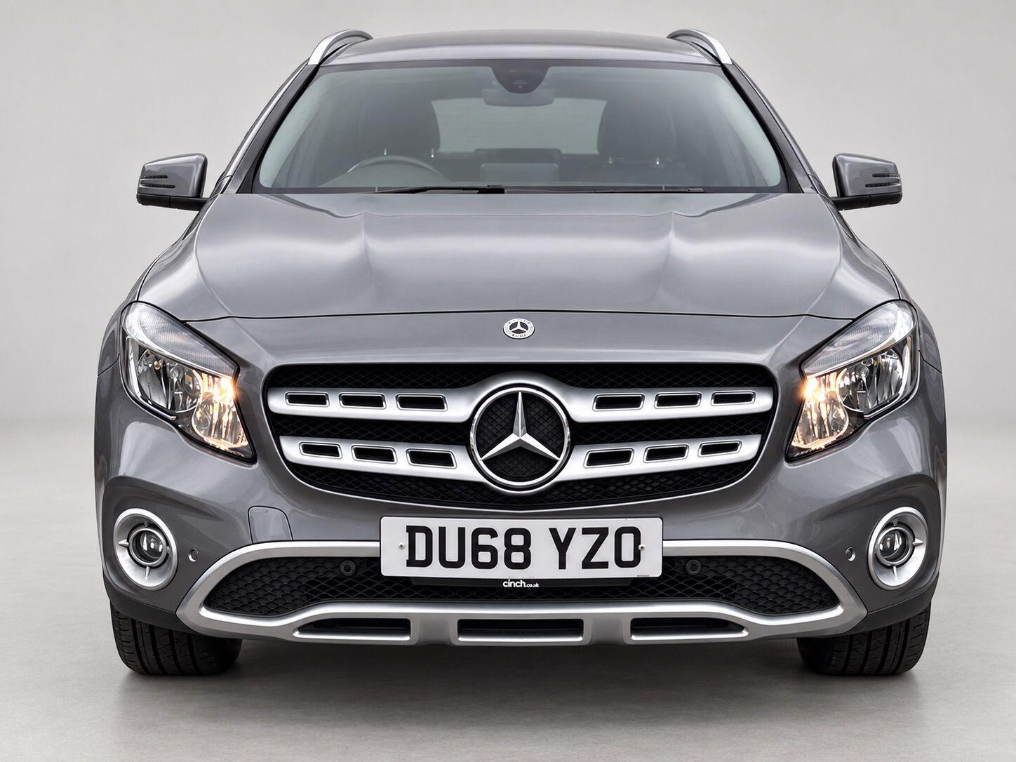 Mercedes-Benz Gla view 2