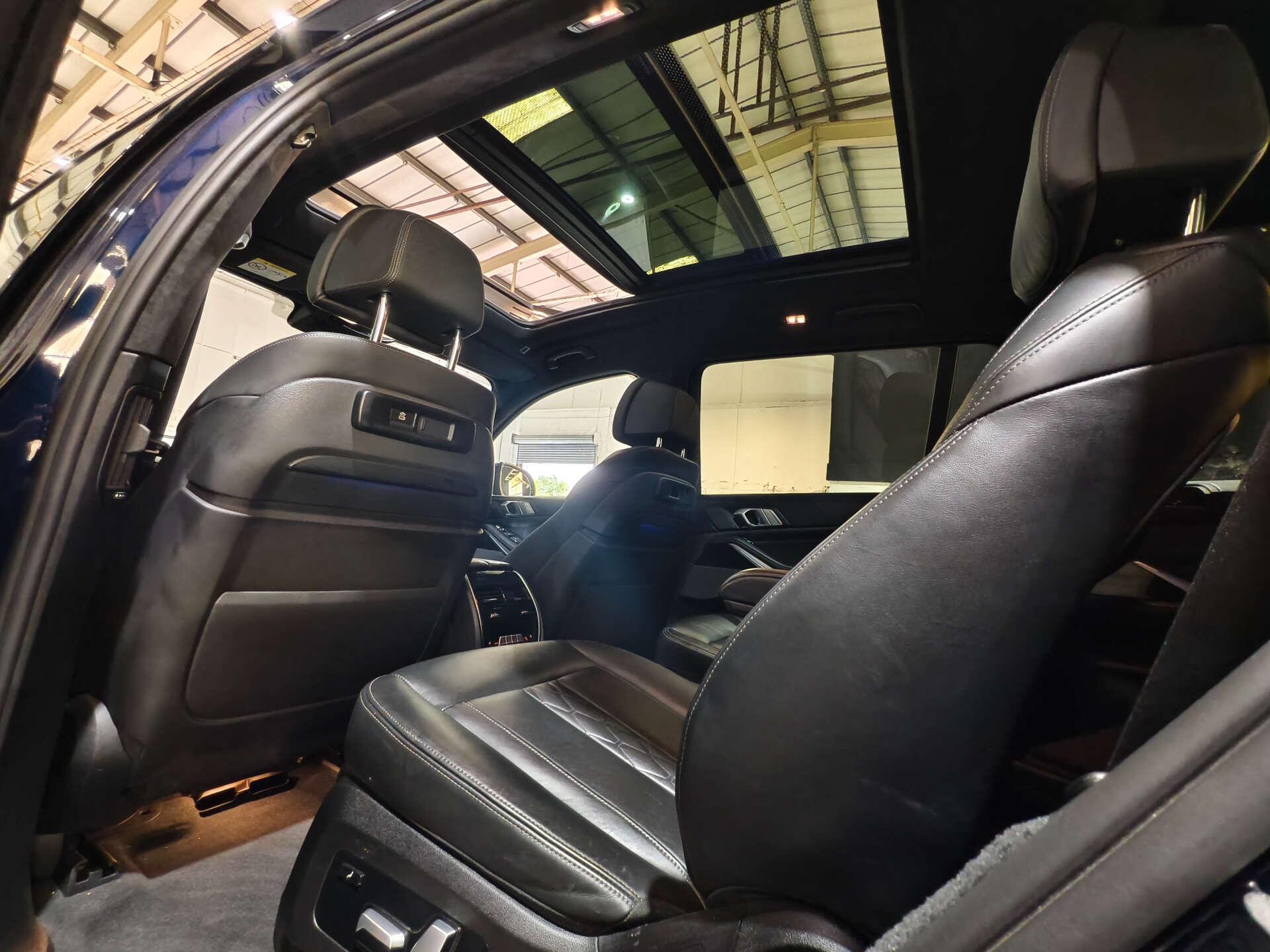 BMW X7 view 29