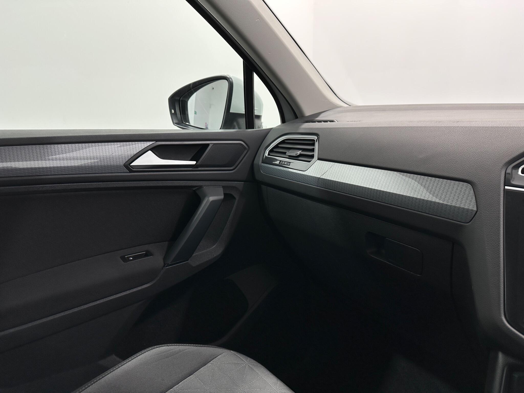 Volkswagen Tiguan view 25