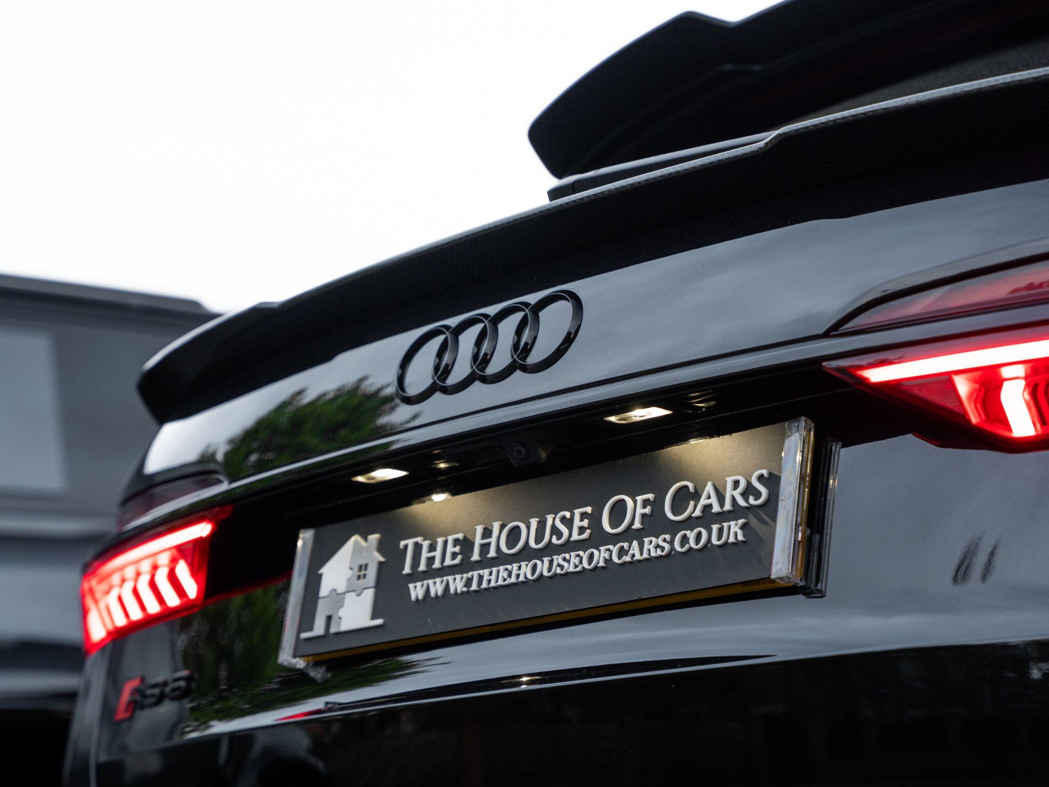 Audi RS6 Avant view 25