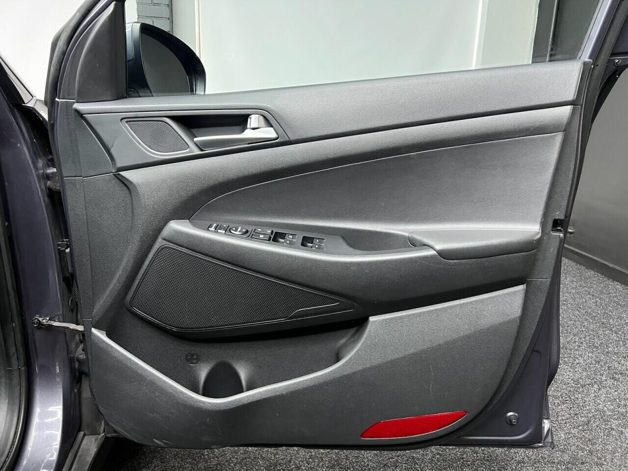 Hyundai Tucson view 32