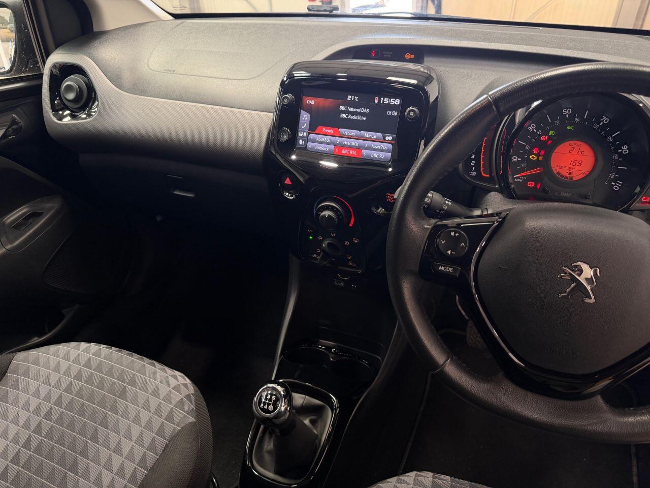 Peugeot 108 view 9