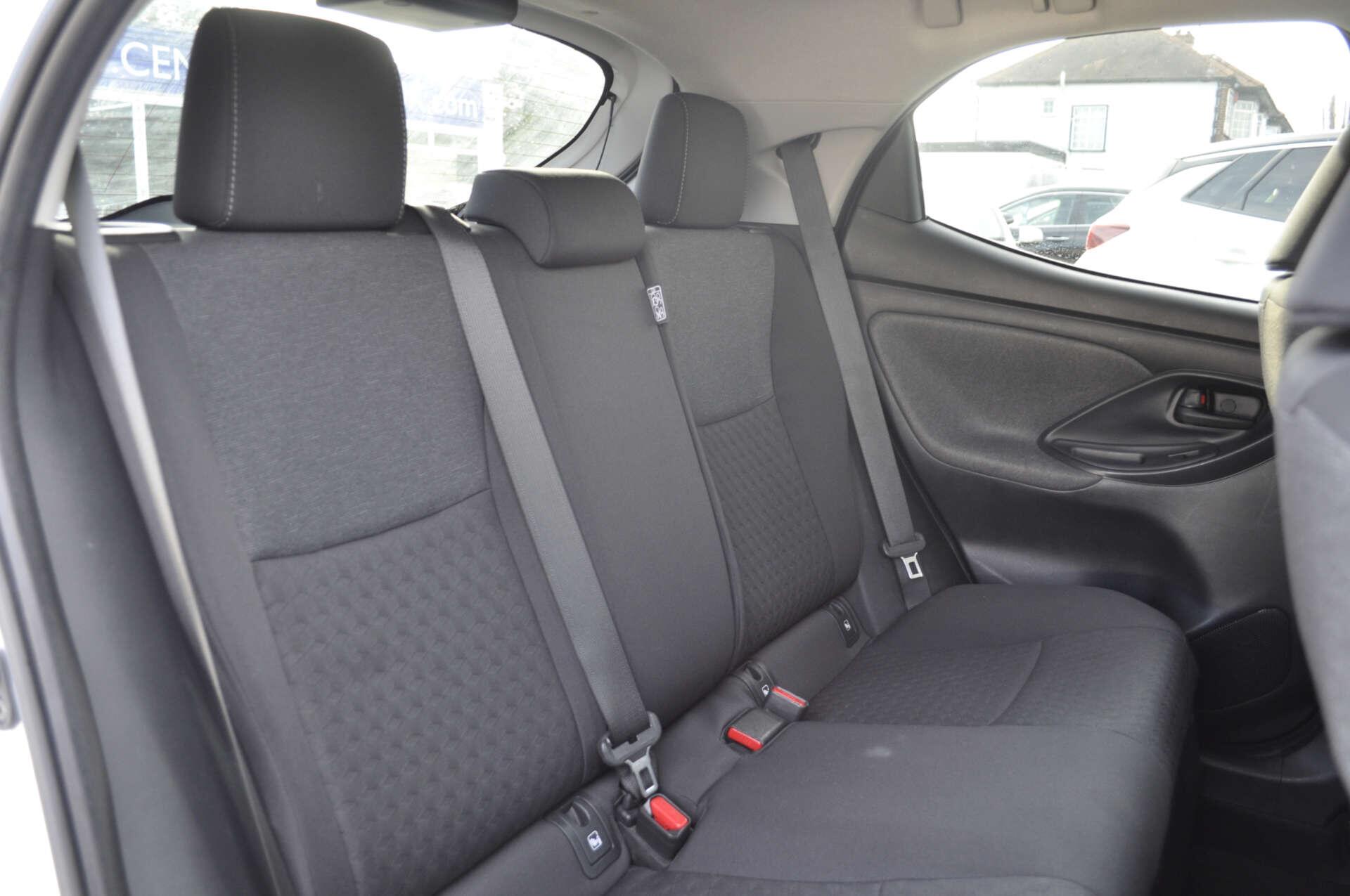 Toyota Yaris view 11