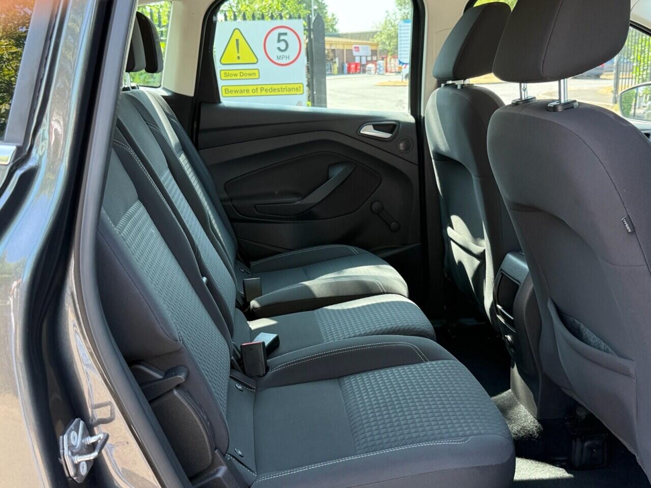 Ford C-Max view 26