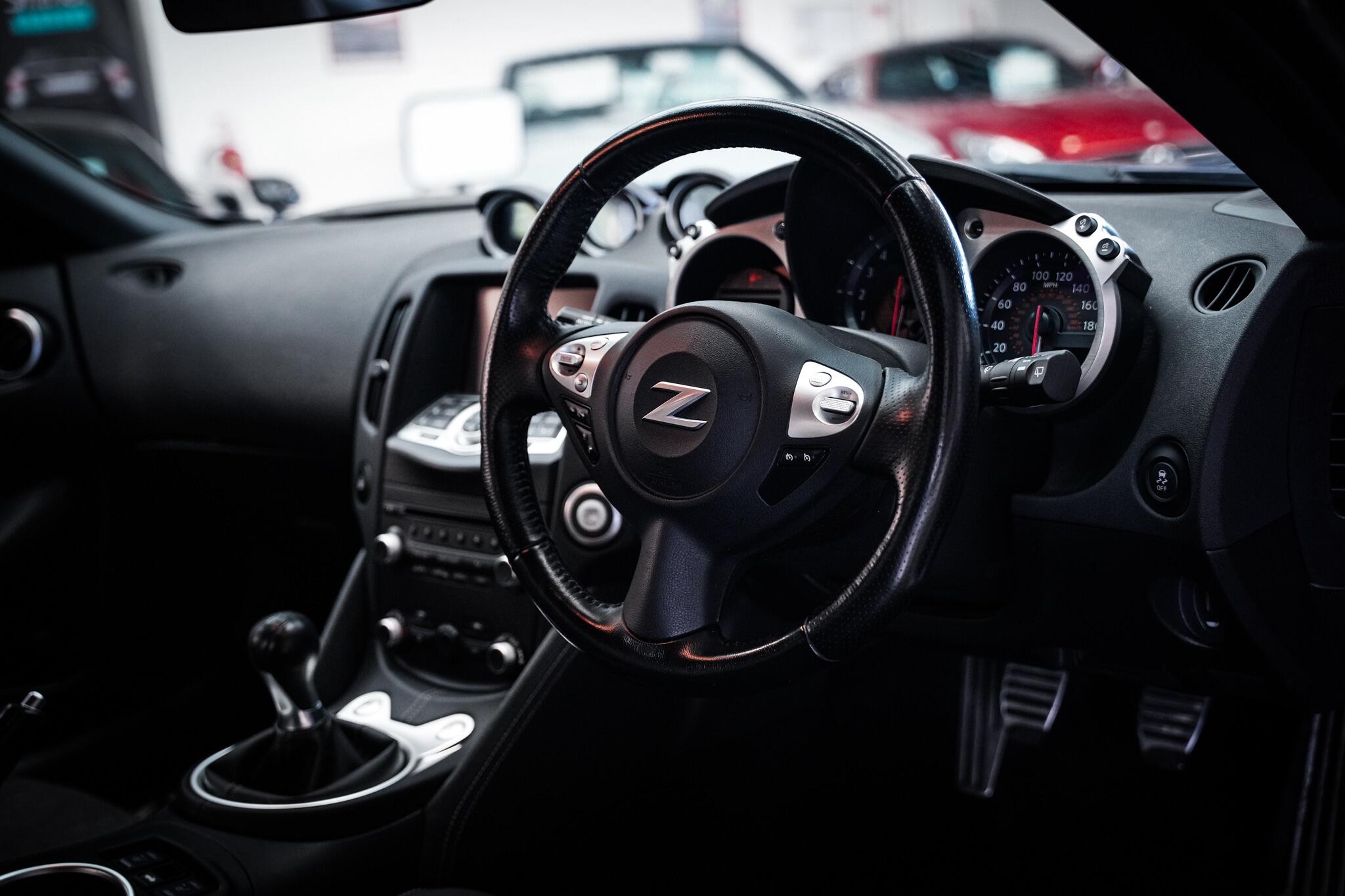 Nissan 370z view 18