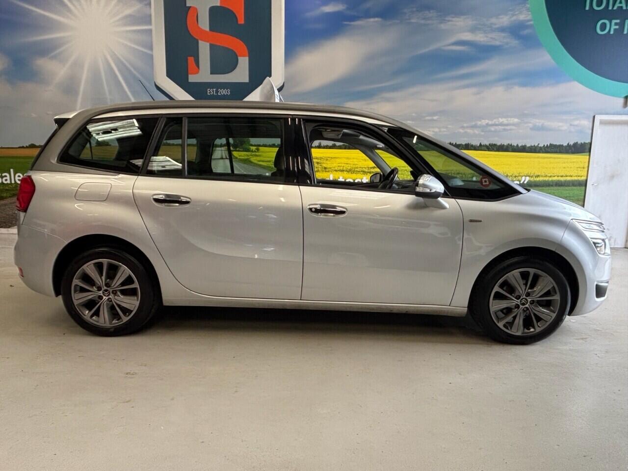 Citroen Grand C4 Picasso view 4