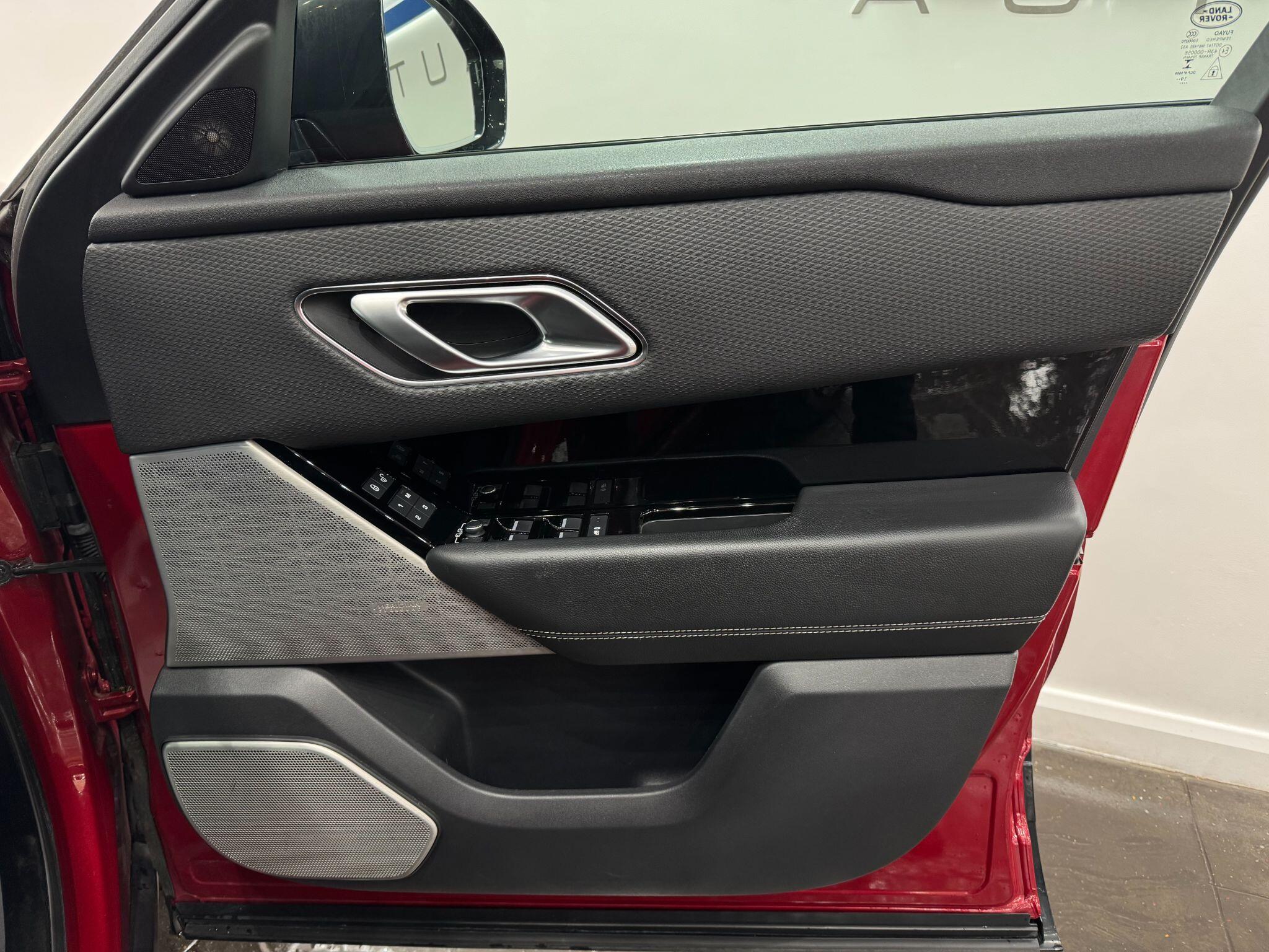 Land Rover Range Rover Velar view 23