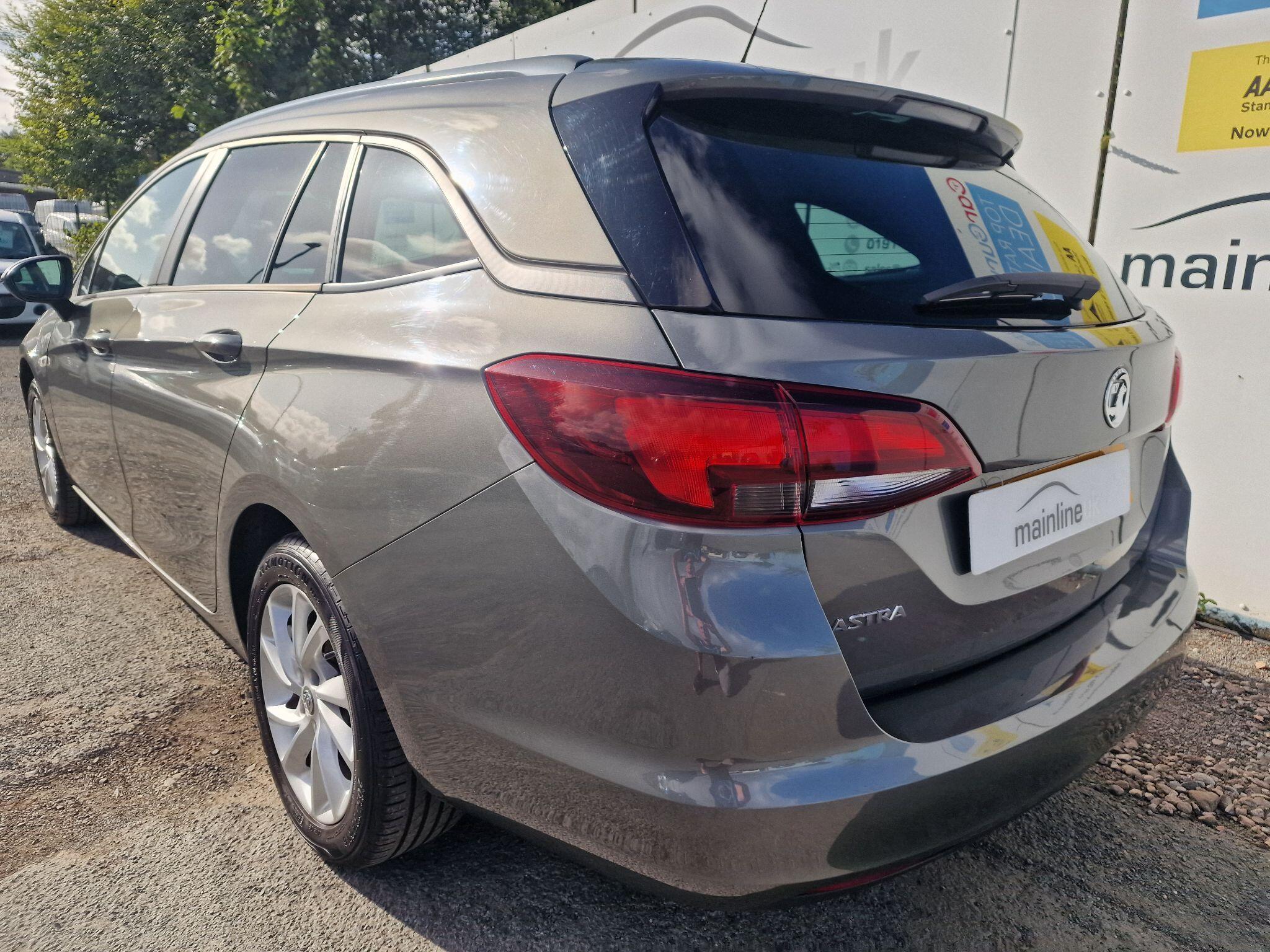 Vauxhall Astra view 50
