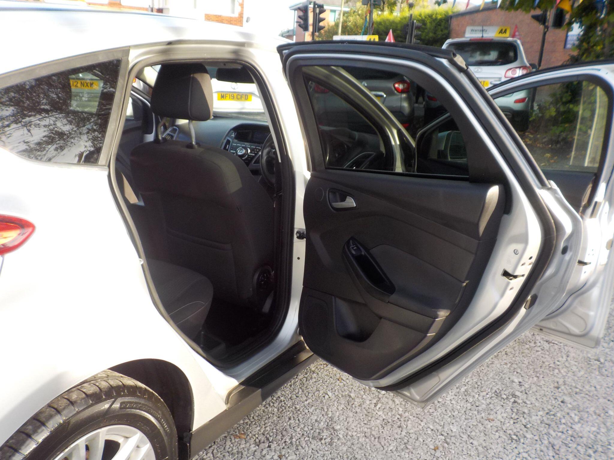 Ford Focus 1.6 TDCi Titanium Euro 5 (s/s) 5dr