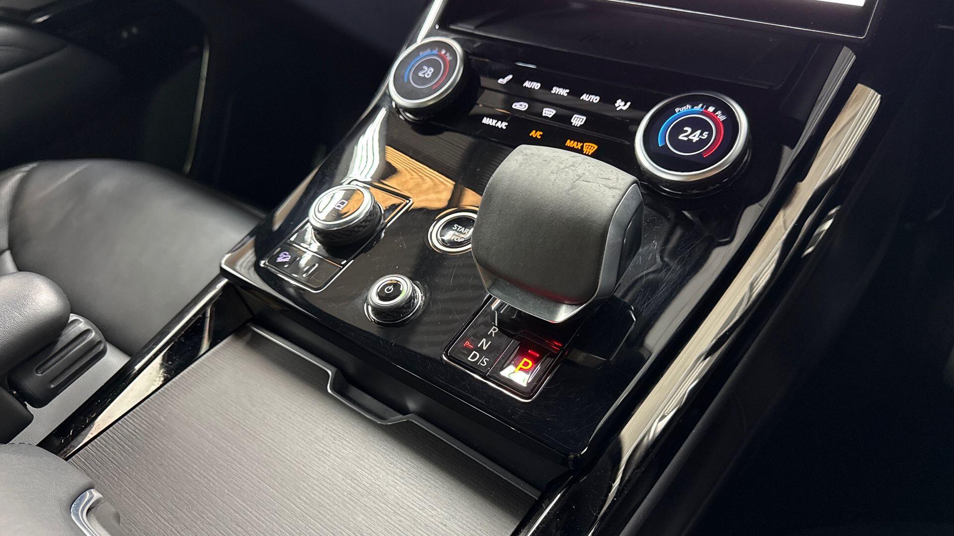 Land Rover Range Rover Sport view 13