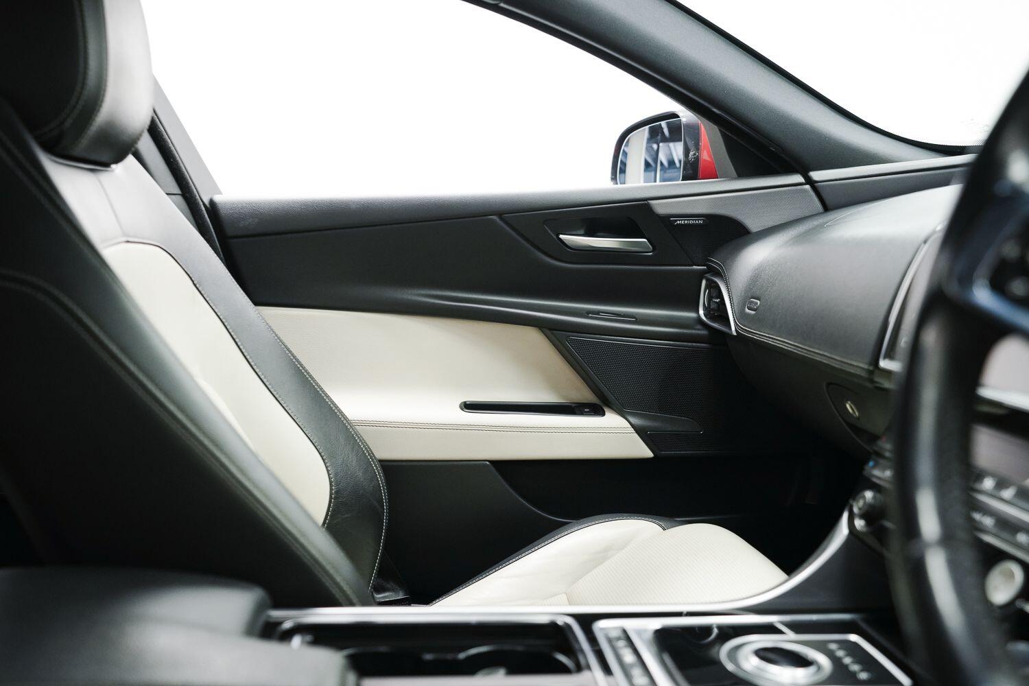 Jaguar Xe view 19