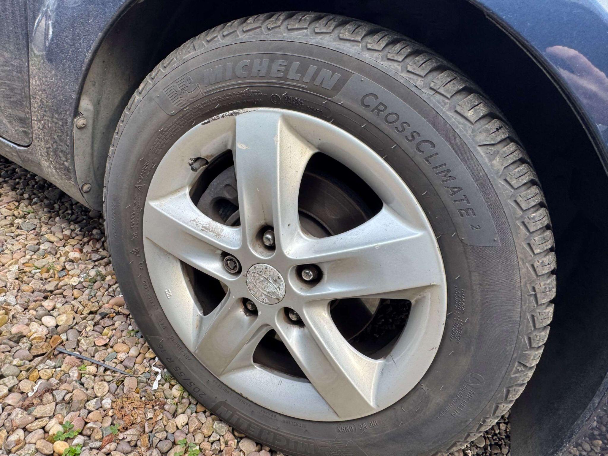 Kia Ceed view 4