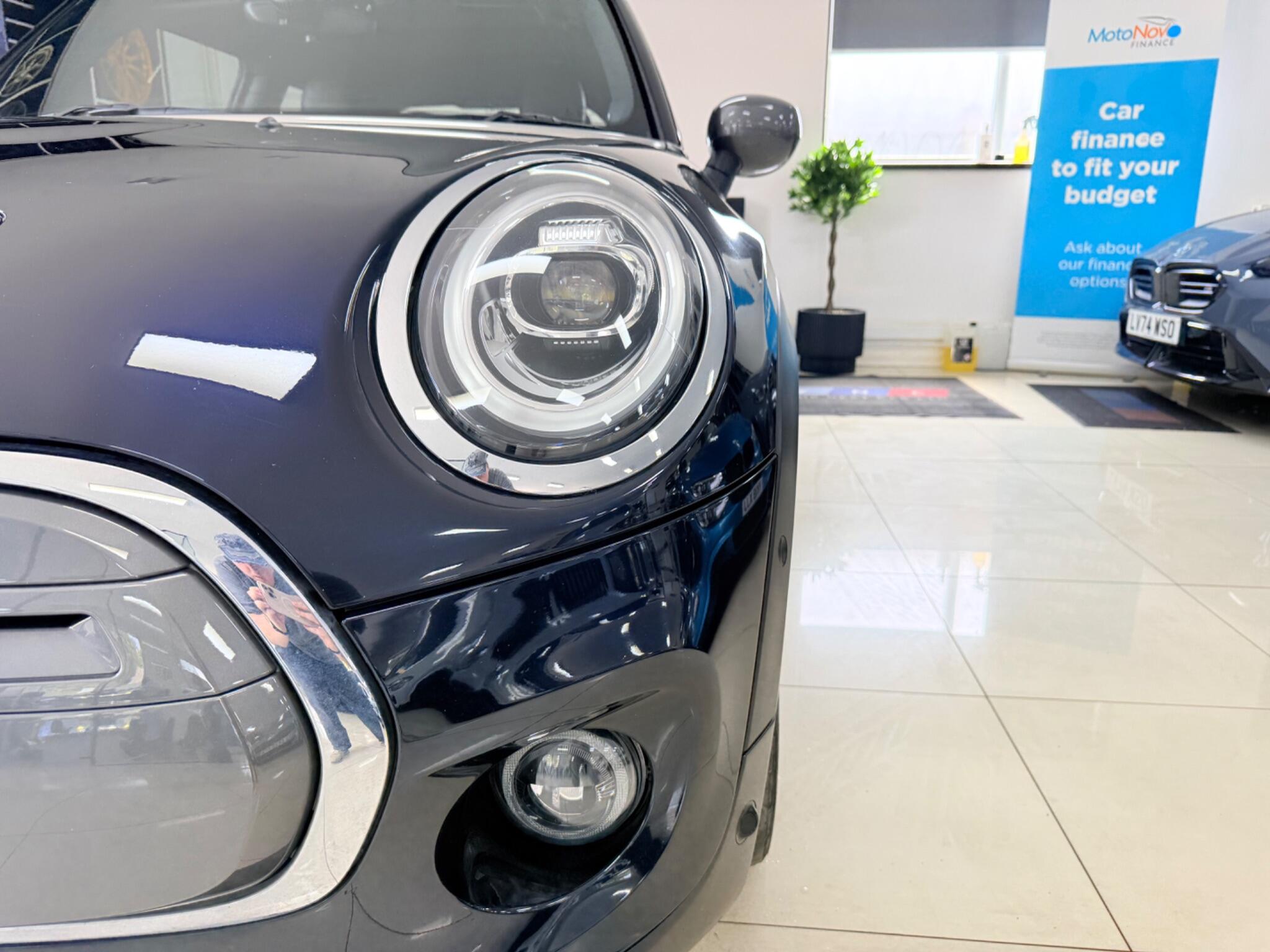 MINI Hatch view 31