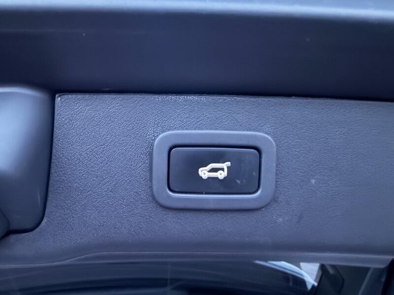 Jaguar XF view 70