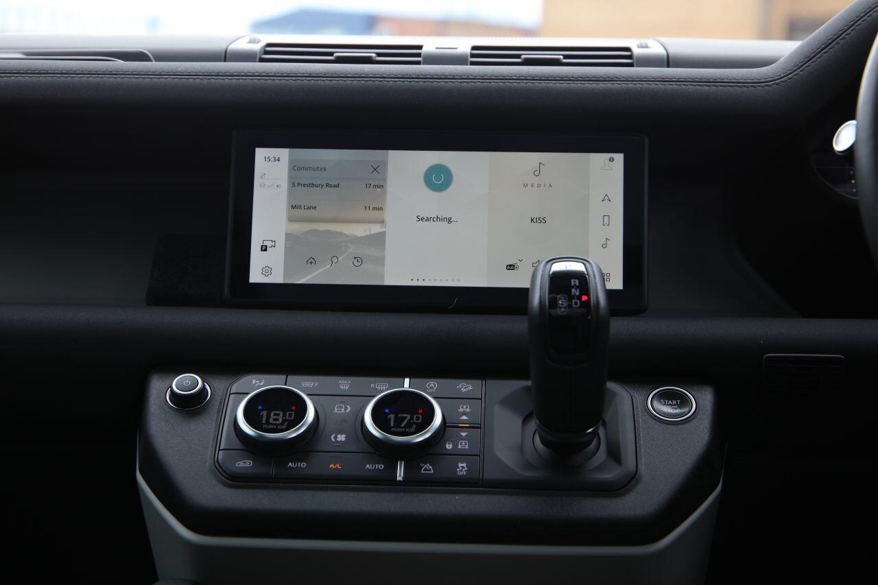 Land Rover Defender view 35