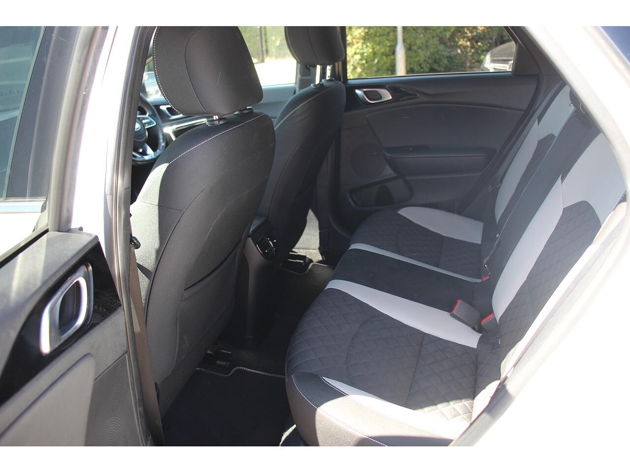 Kia Proceed view 17