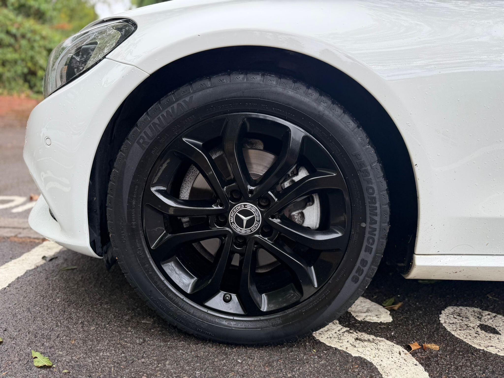 Mercedes-Benz C-Class view 26