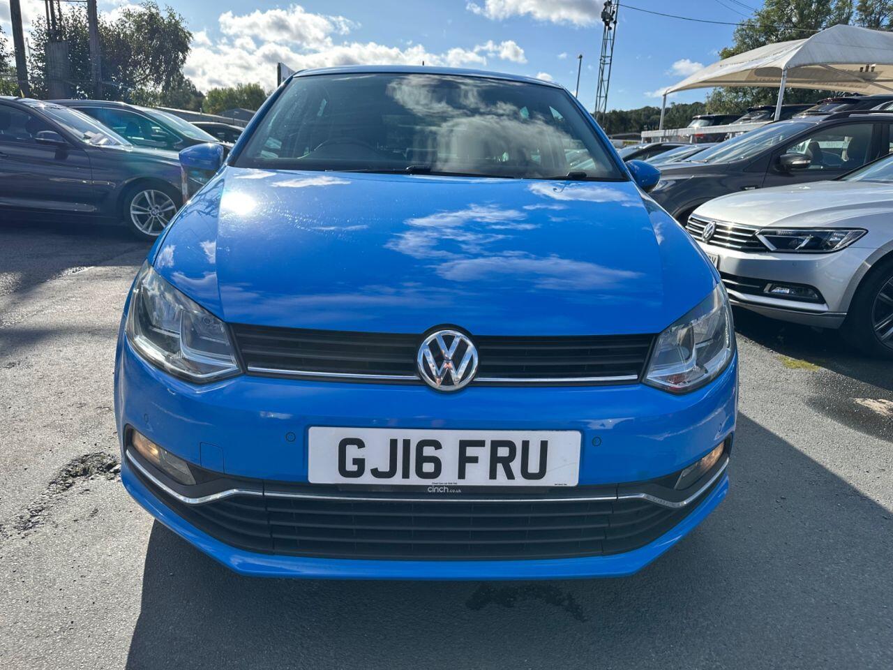 Volkswagen Polo view 8