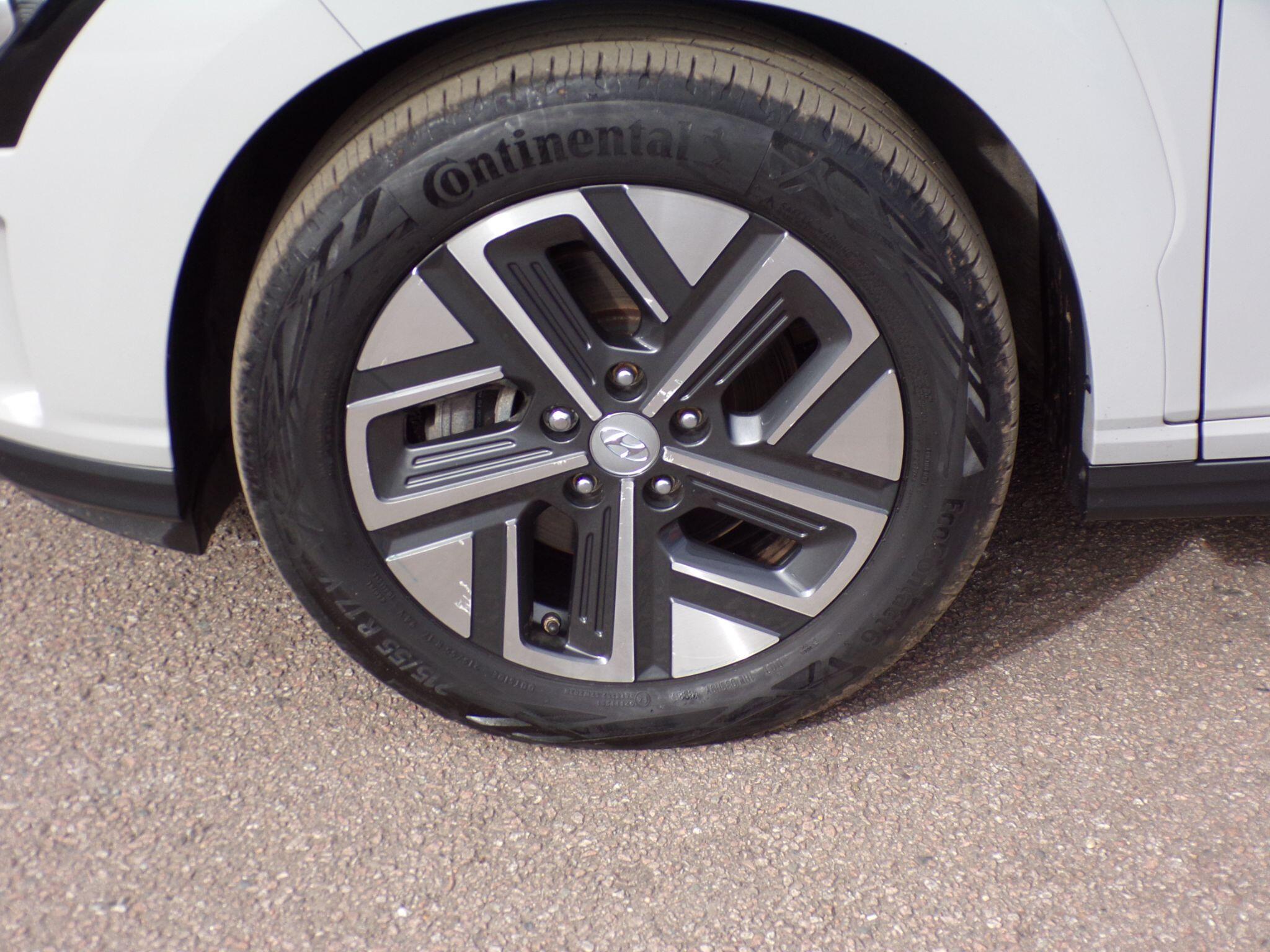Hyundai Kona view 11
