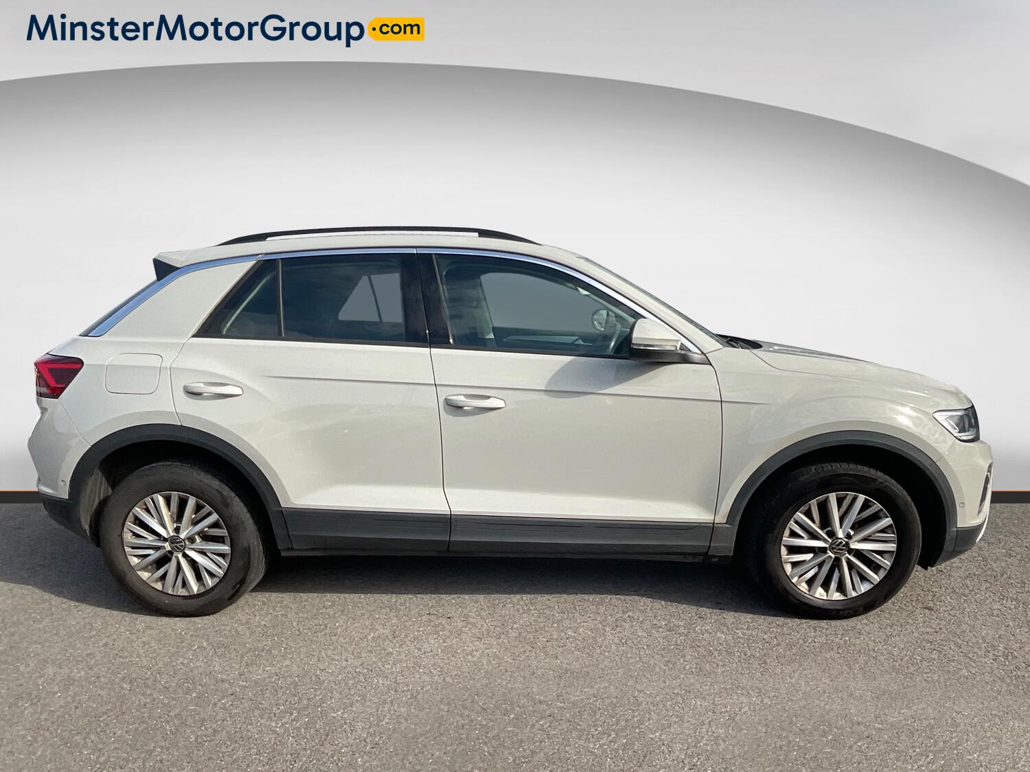 Volkswagen T-Roc view 2