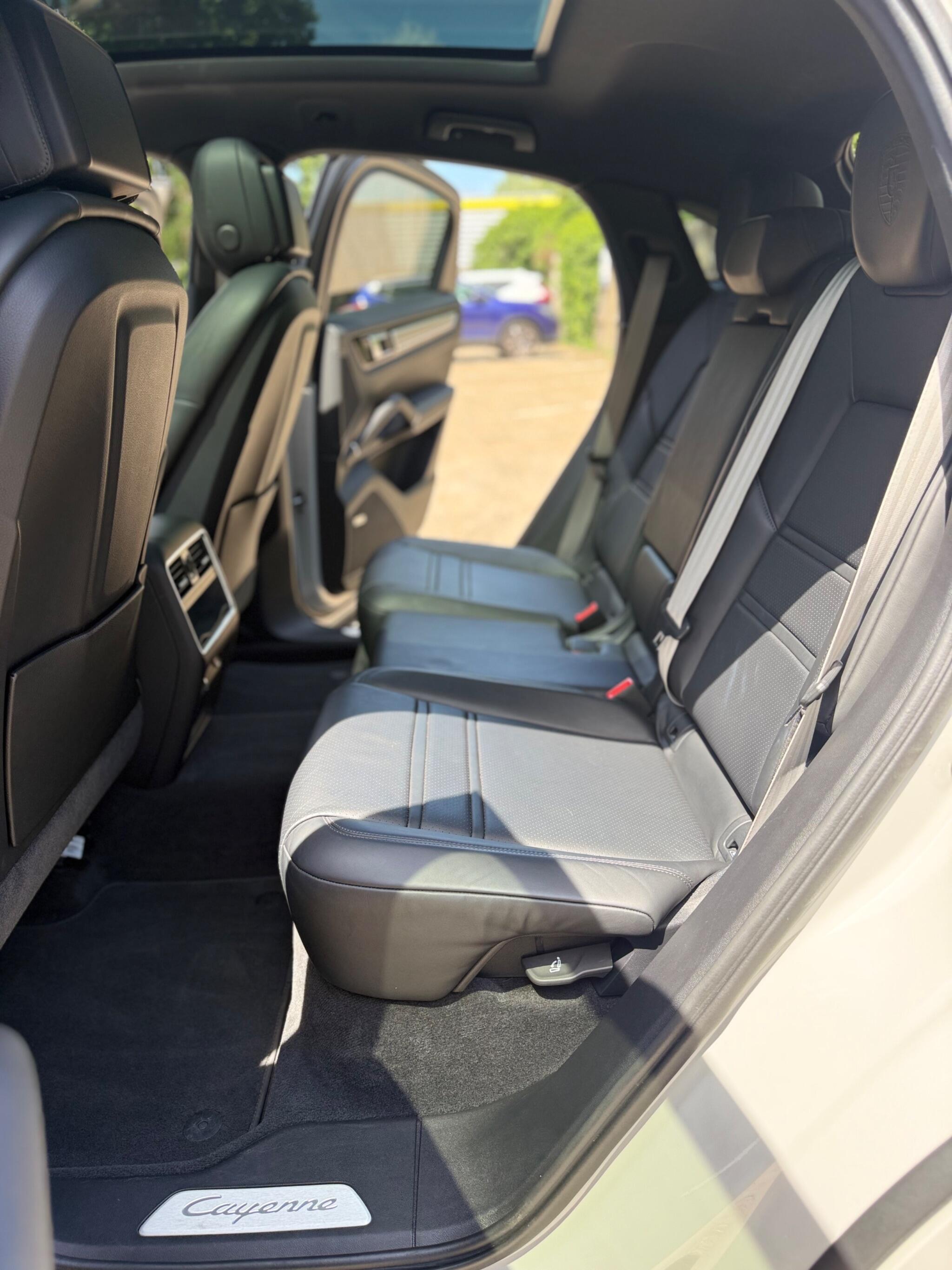 Porsche Cayenne view 27