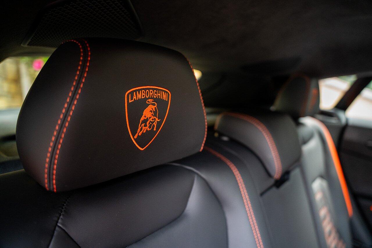 Lamborghini Urus view 70