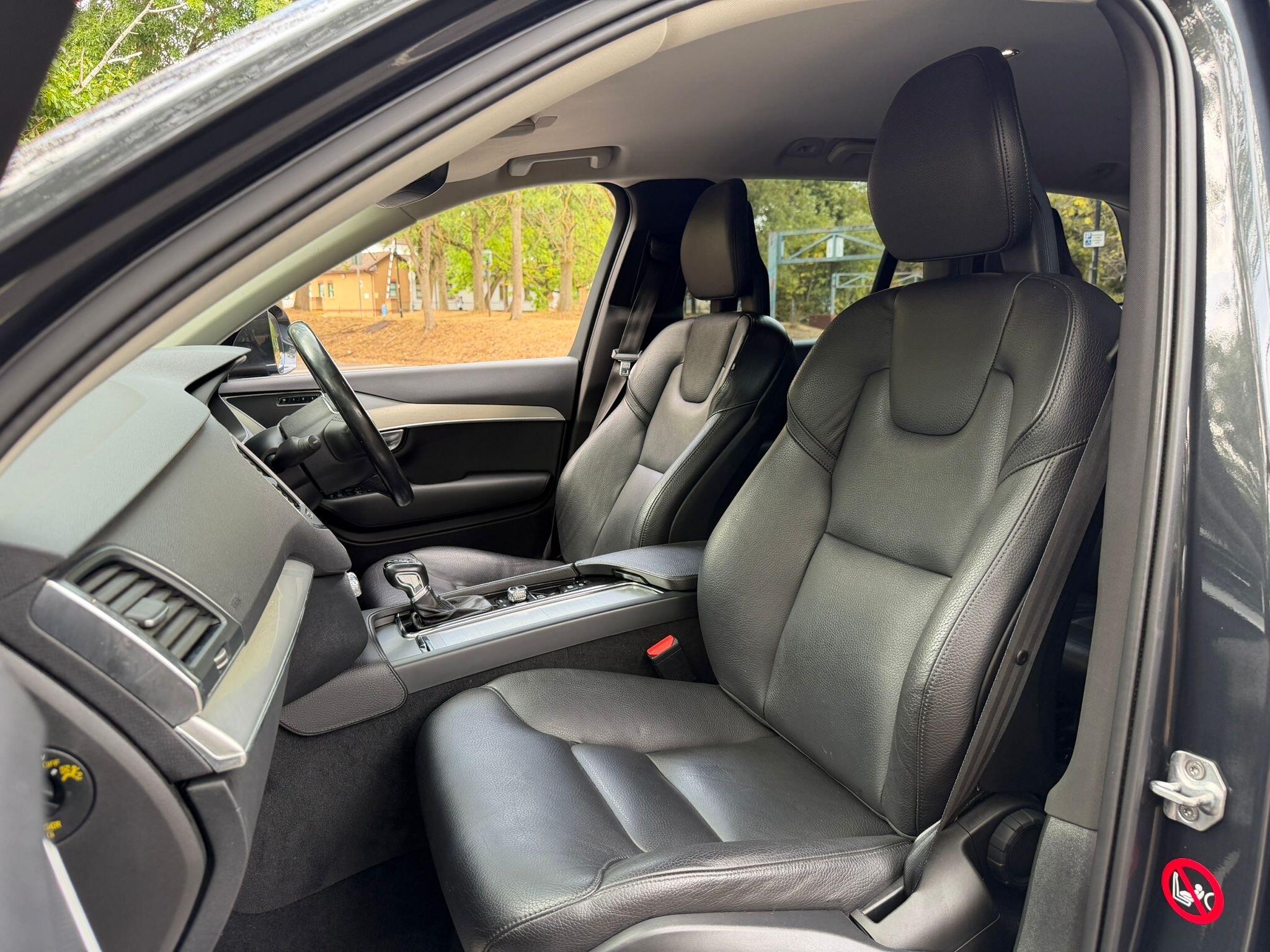 Volvo XC90 view 14