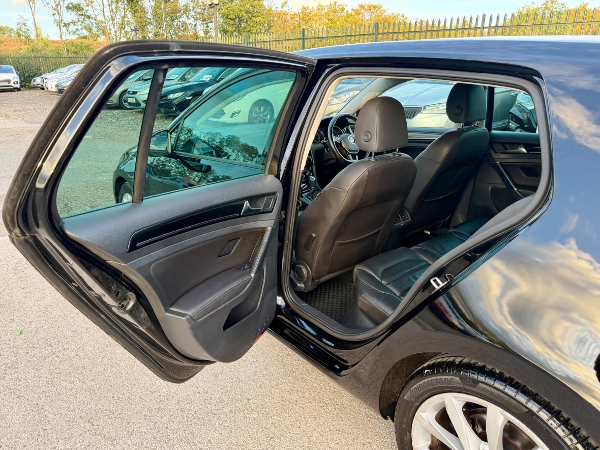 Volkswagen Golf view 52