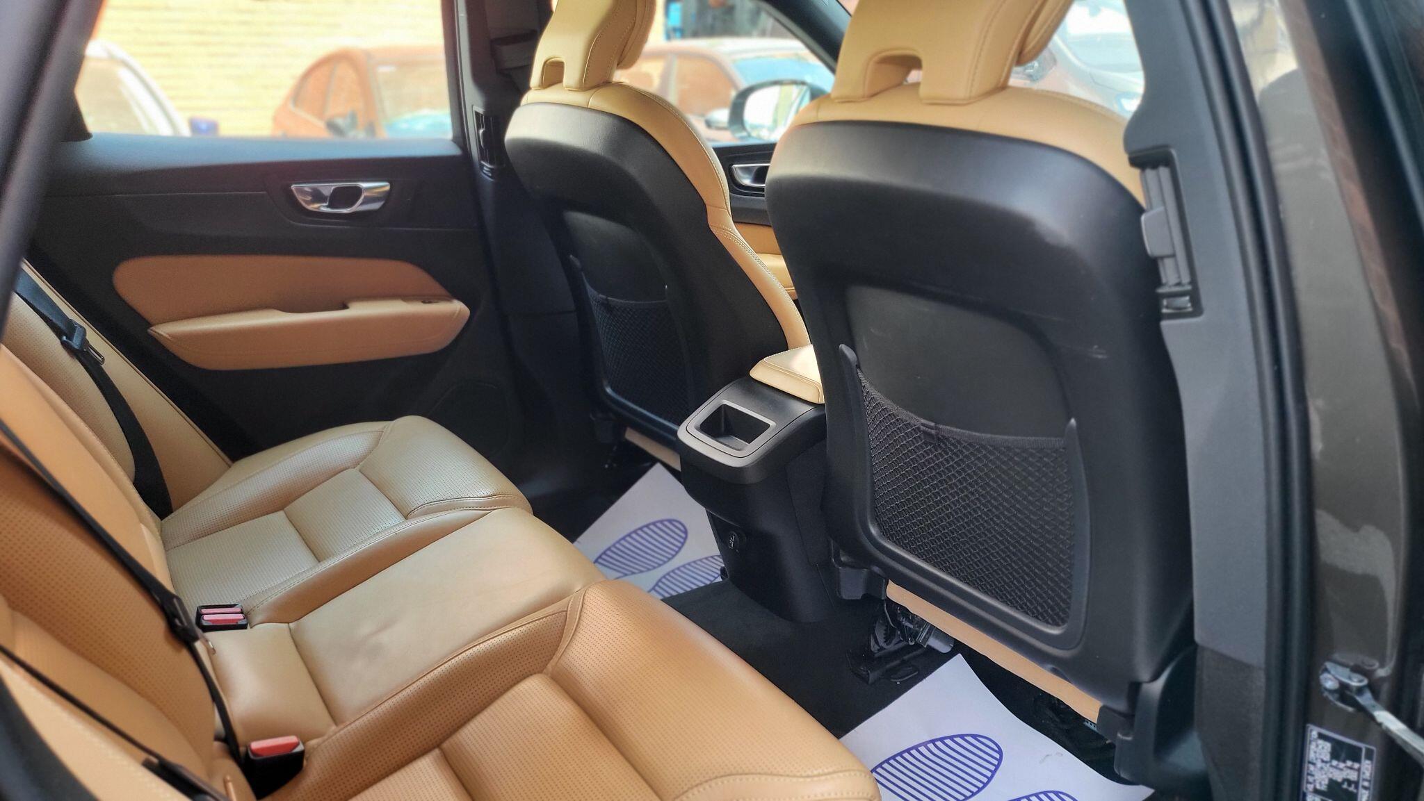 Volvo XC60 view 21