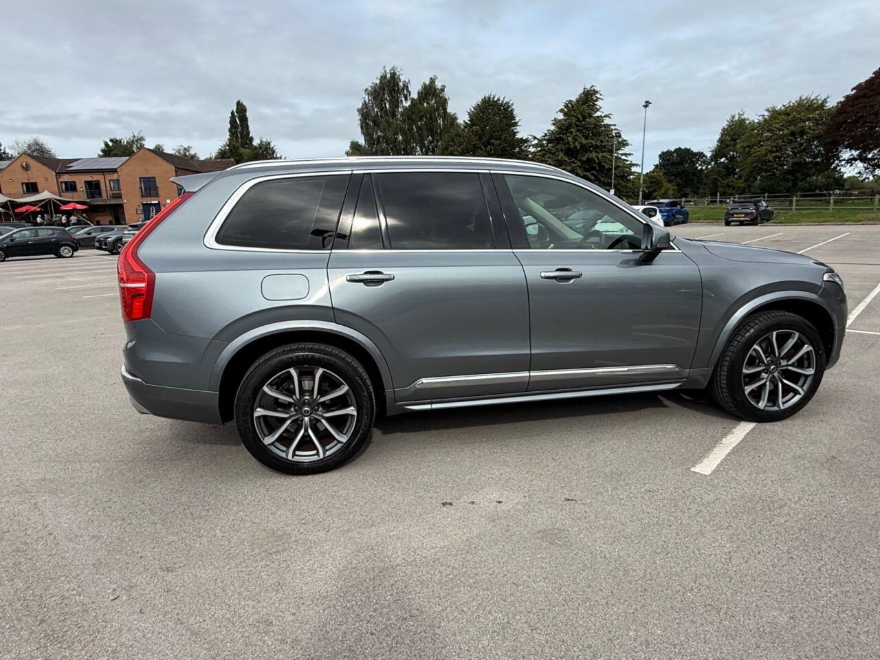 Volvo XC90 view 43