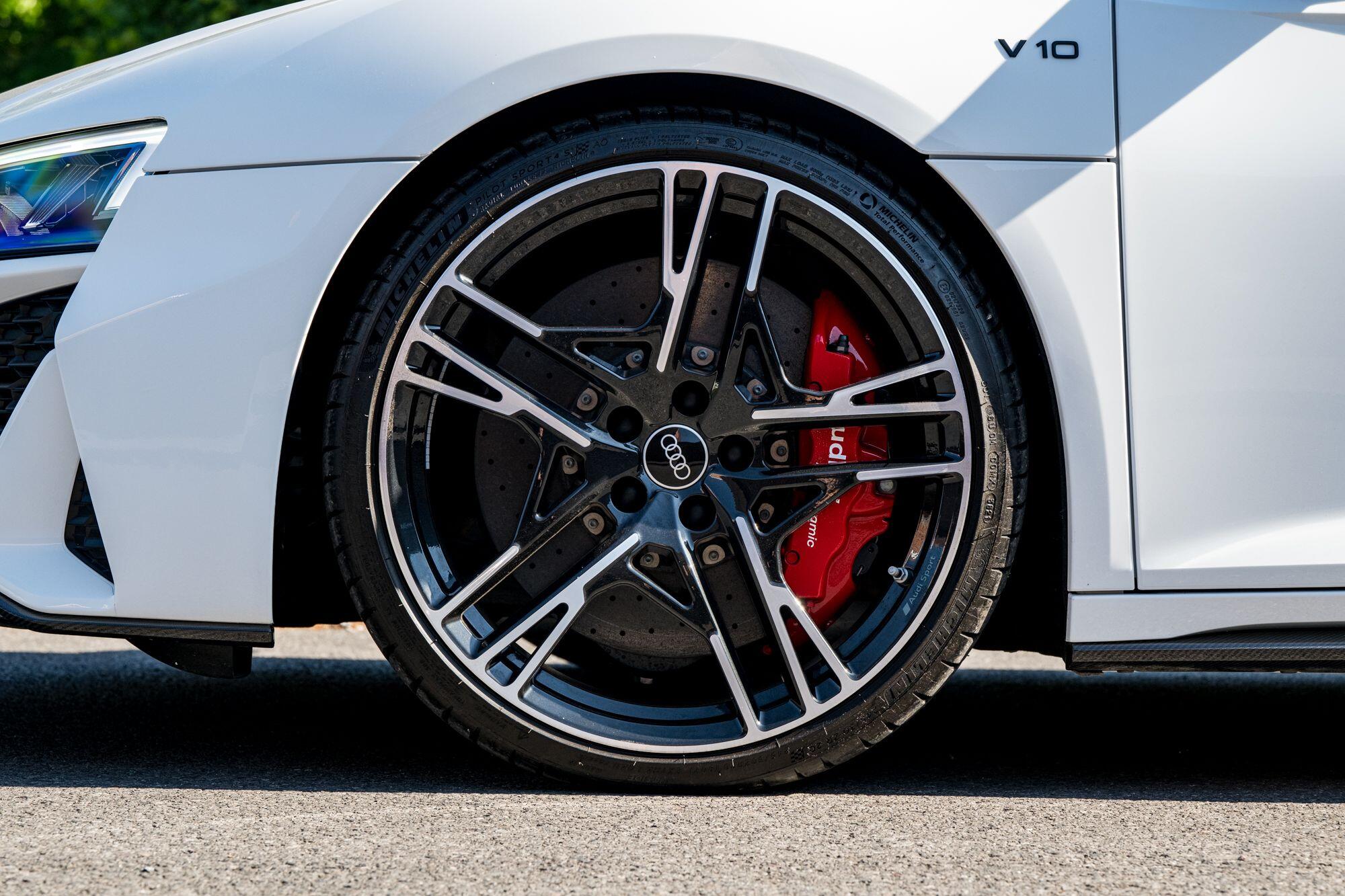 Audi R8 view 33