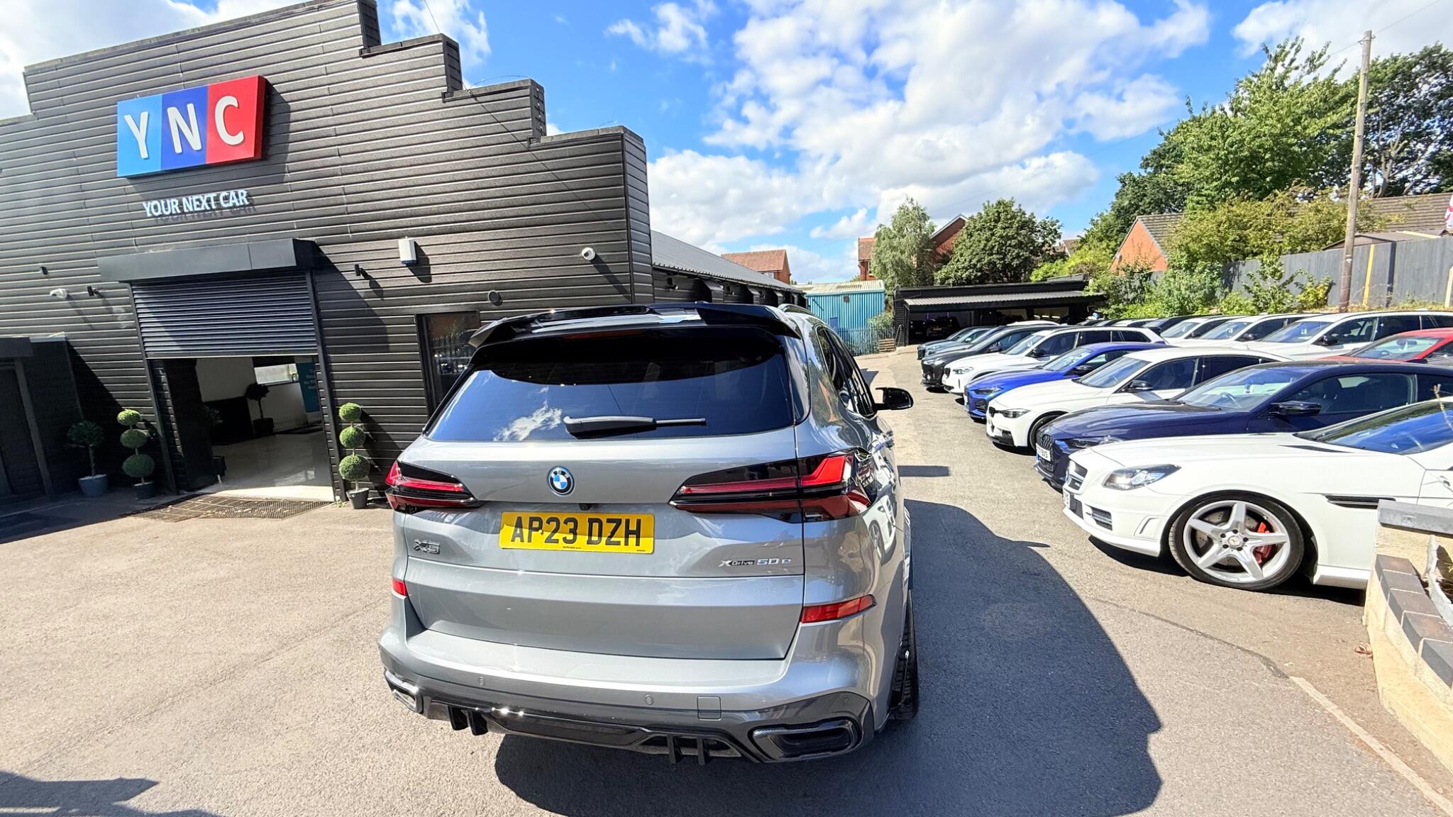 BMW X5 view 5