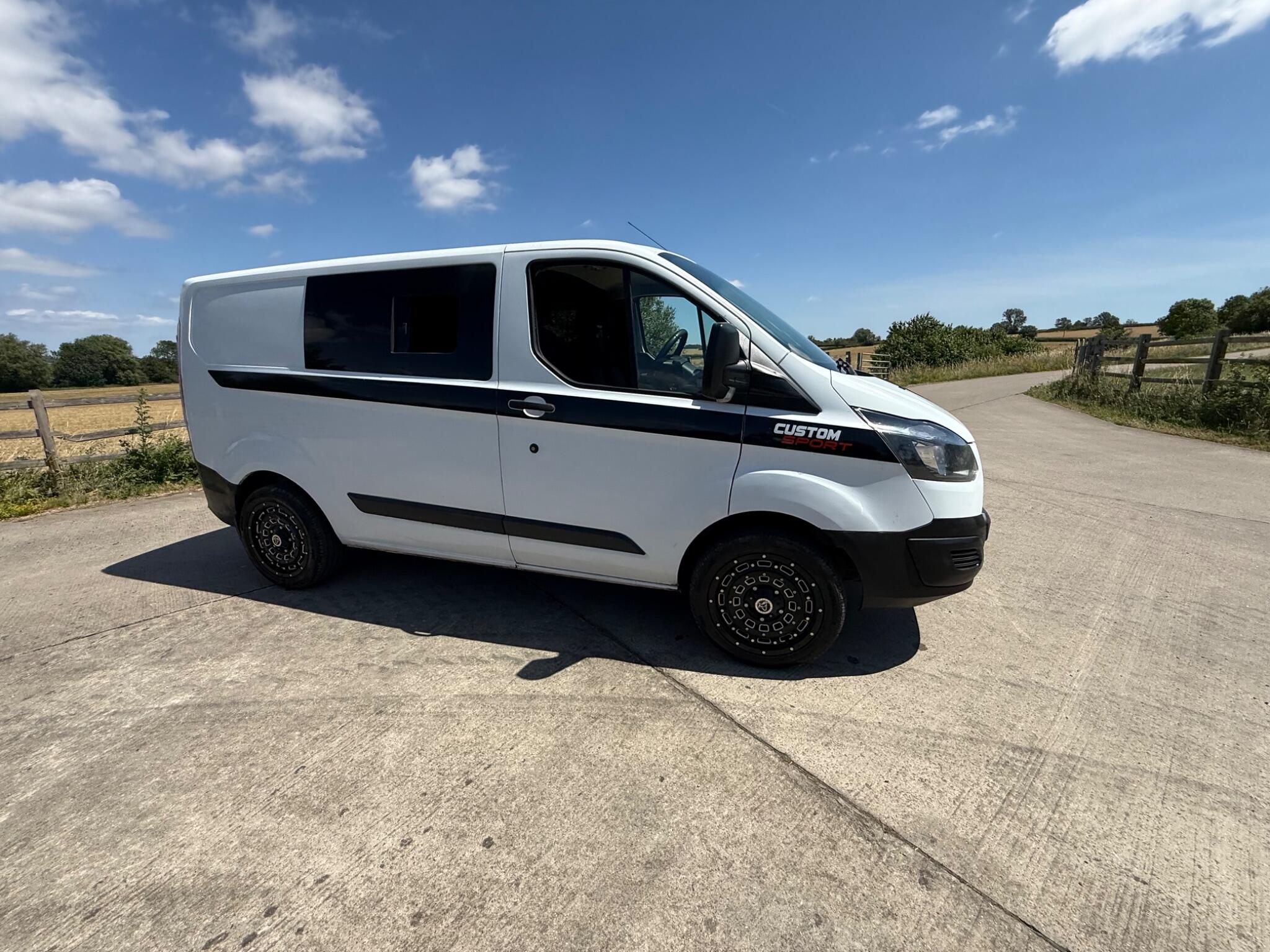 Ford Transit Custom 2.0 TDCi 290 L1 H1 5dr — photo 21 of 84