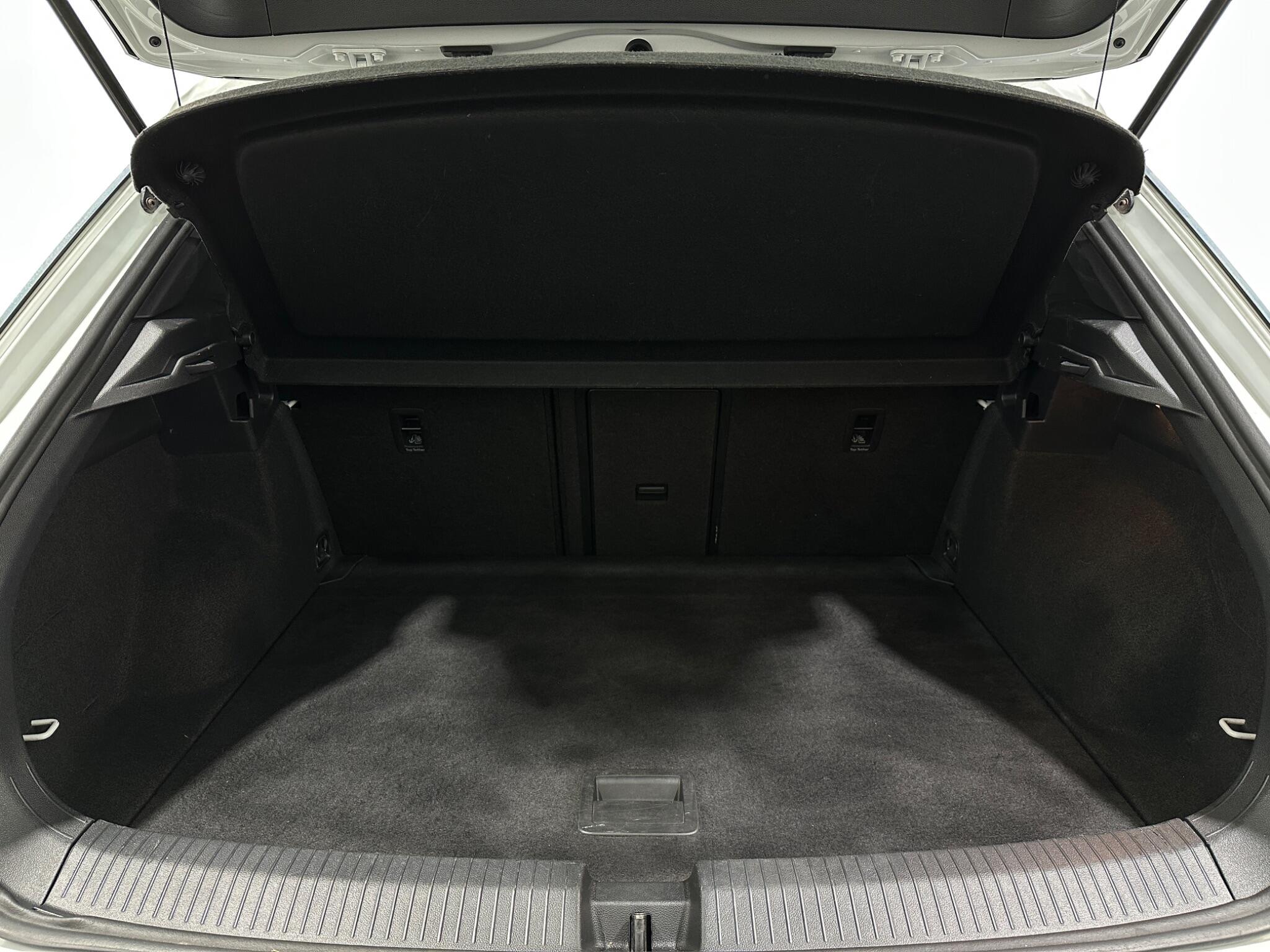 Volkswagen T-Roc view 47