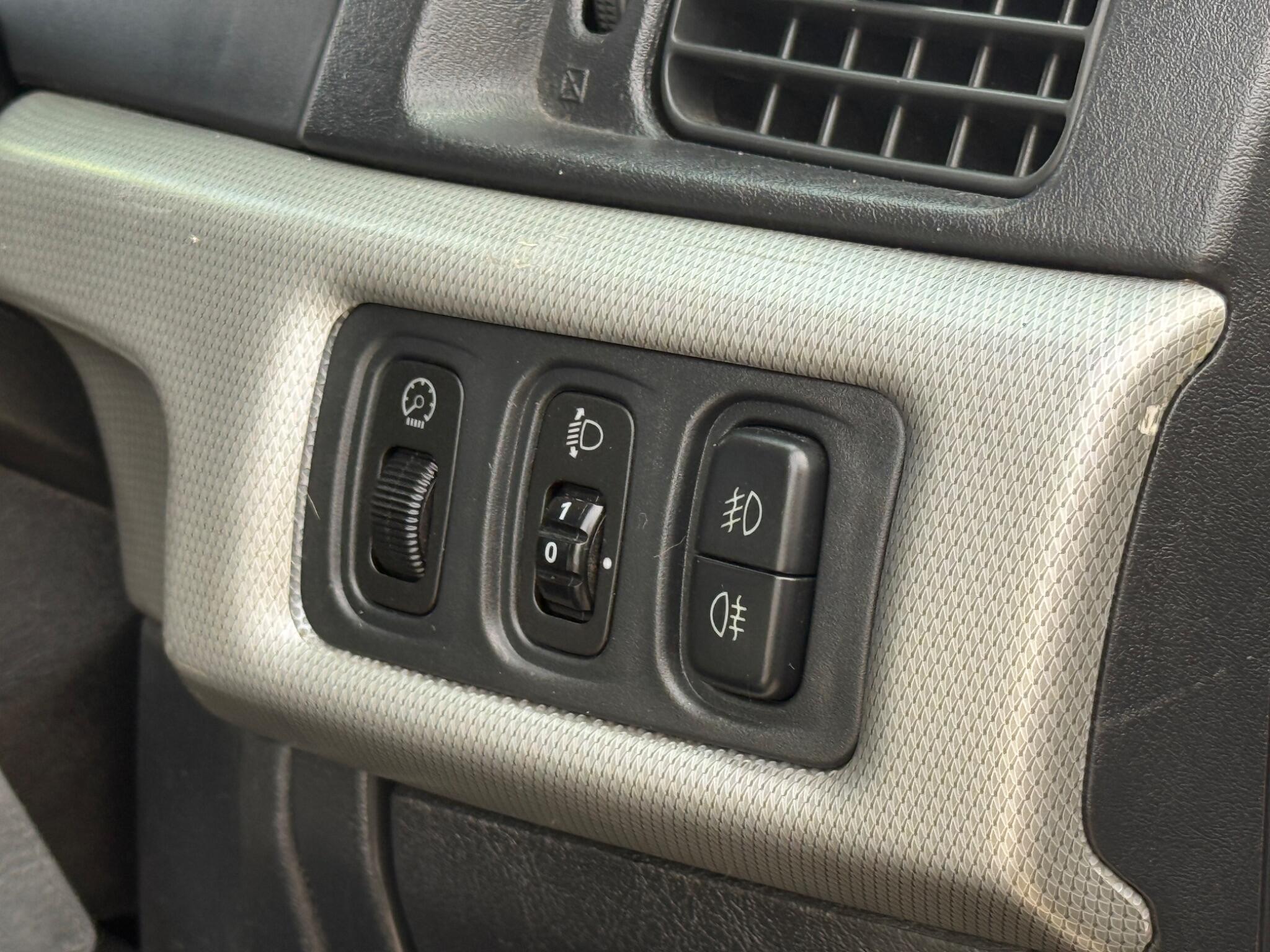 Mitsubishi Shogun Pinin - Image 22