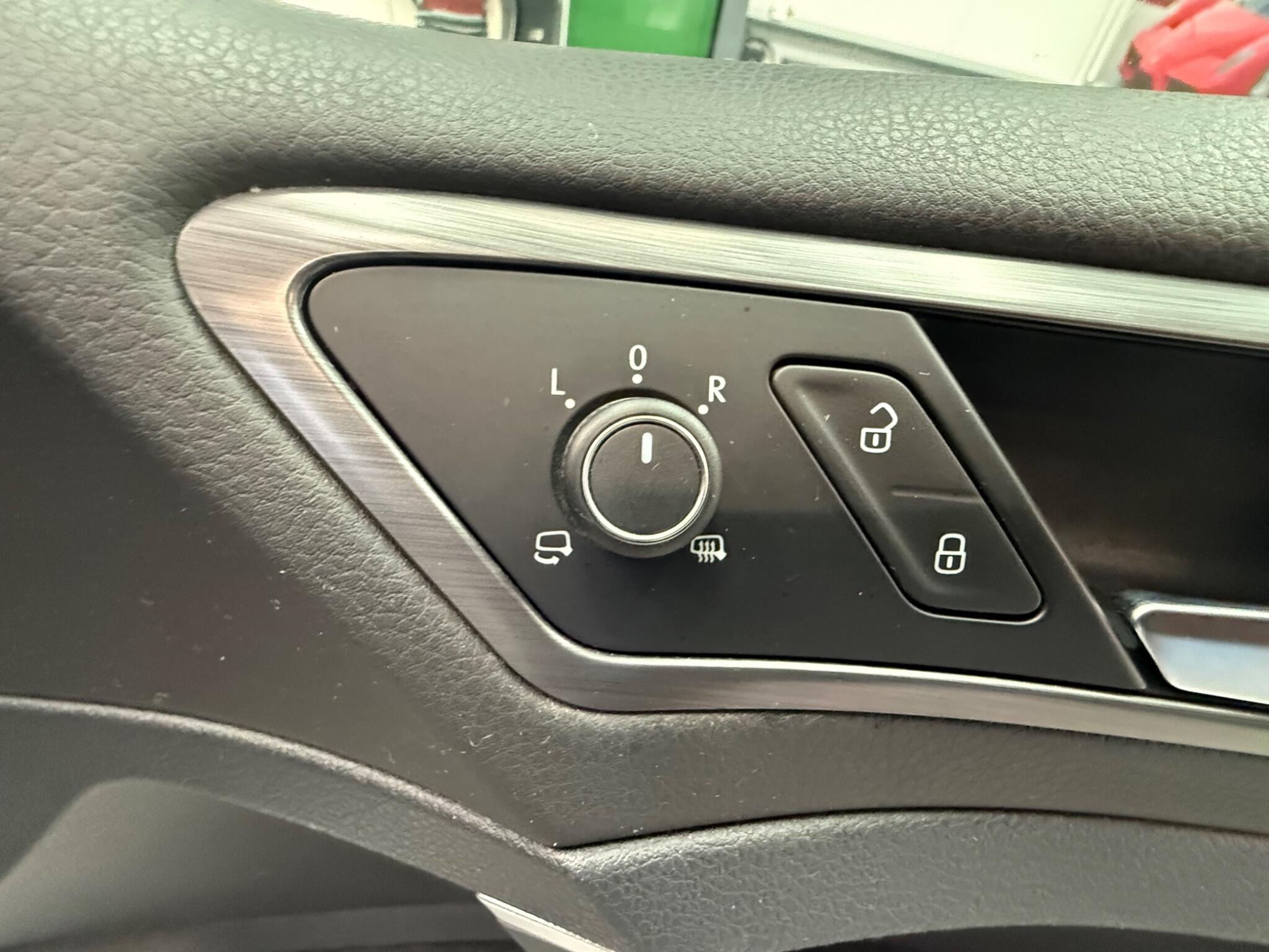 Volkswagen Golf view 25