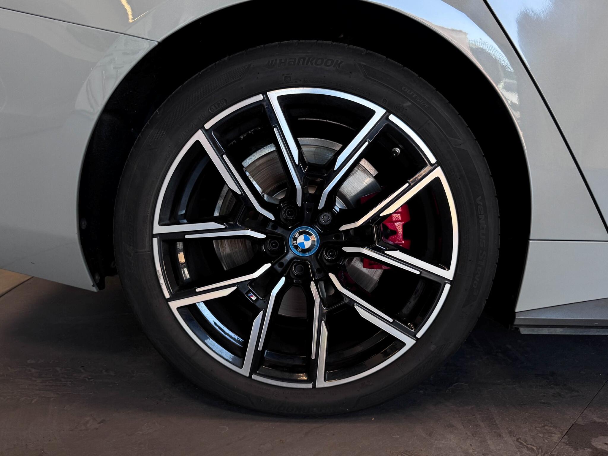 BMW I4 view 70