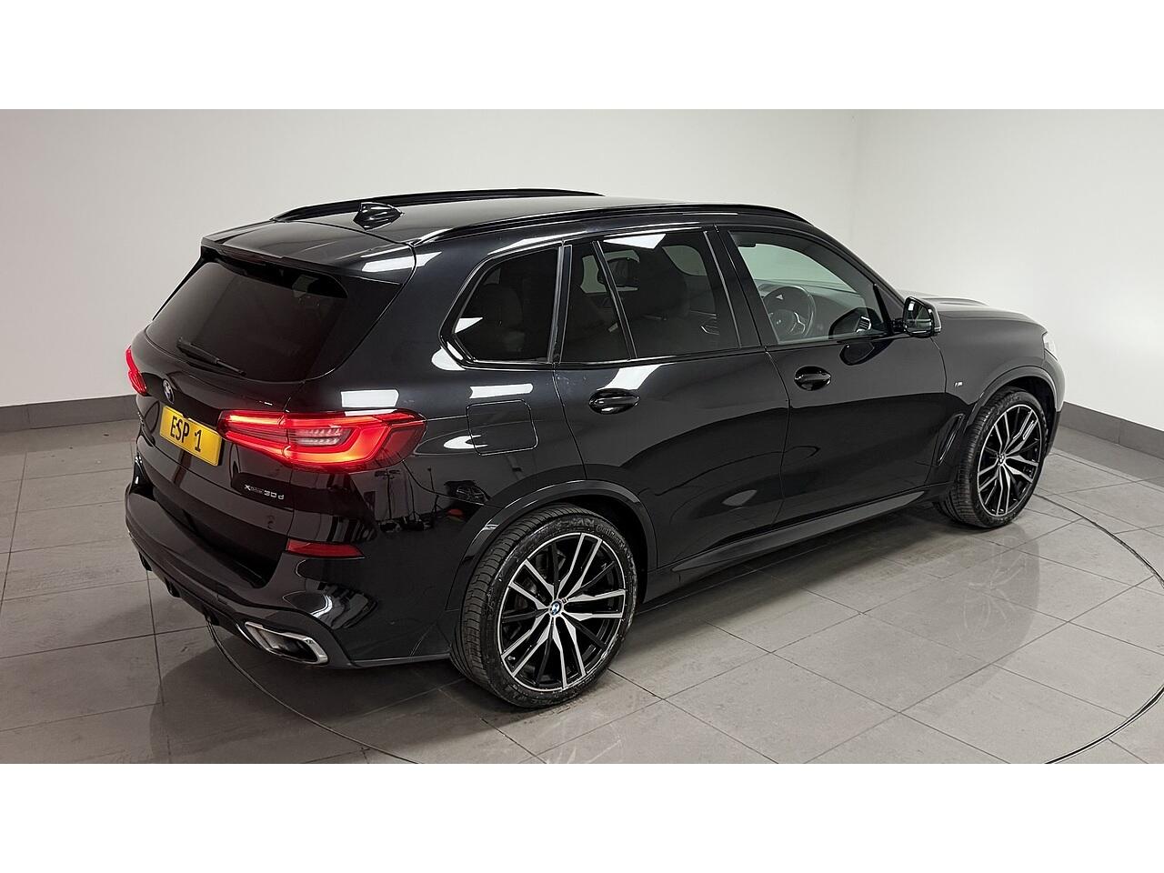 BMW X5 view 13